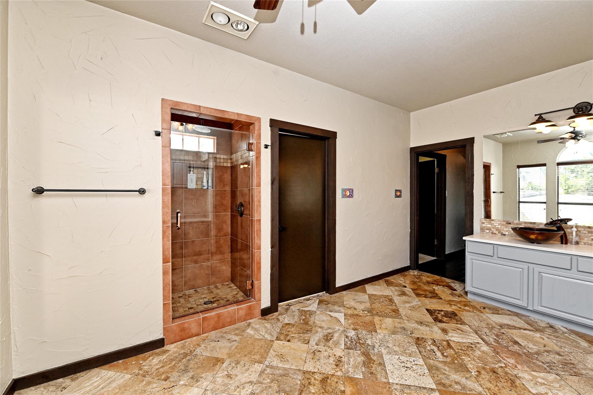 409 Golf Crest Ln Property Photo 21