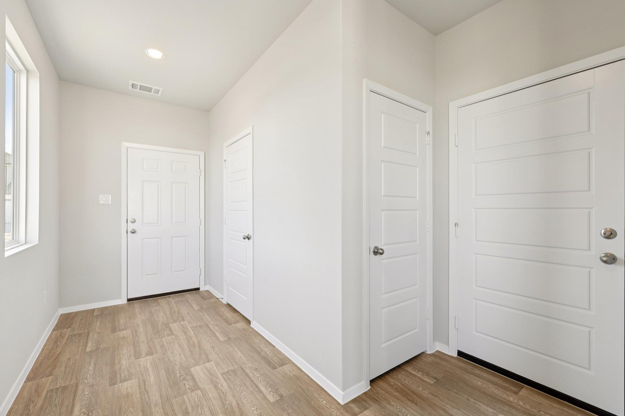 312 Jade St Property Photo 4