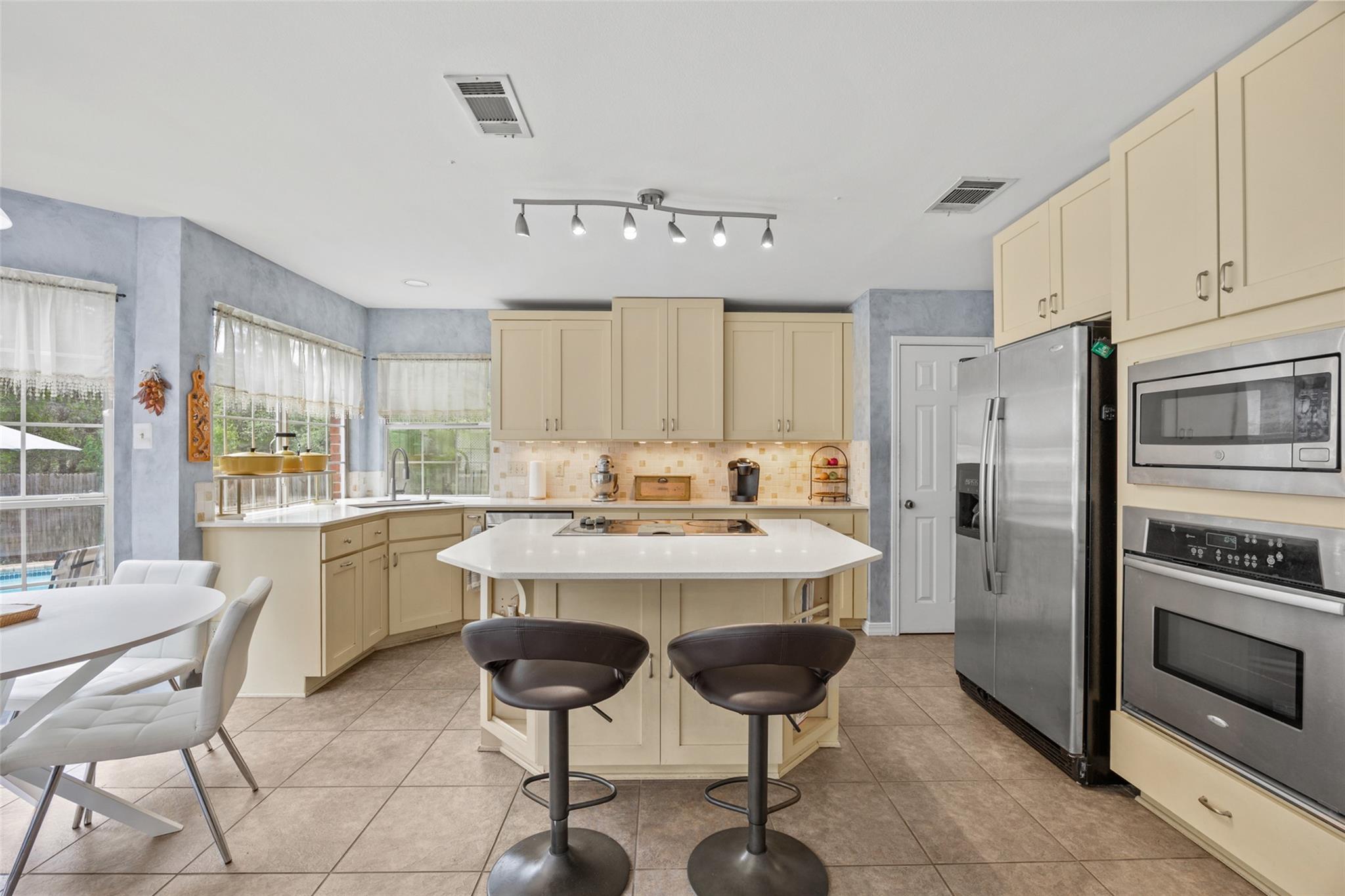 7807 Wheel Rim Cir Property Photo 17