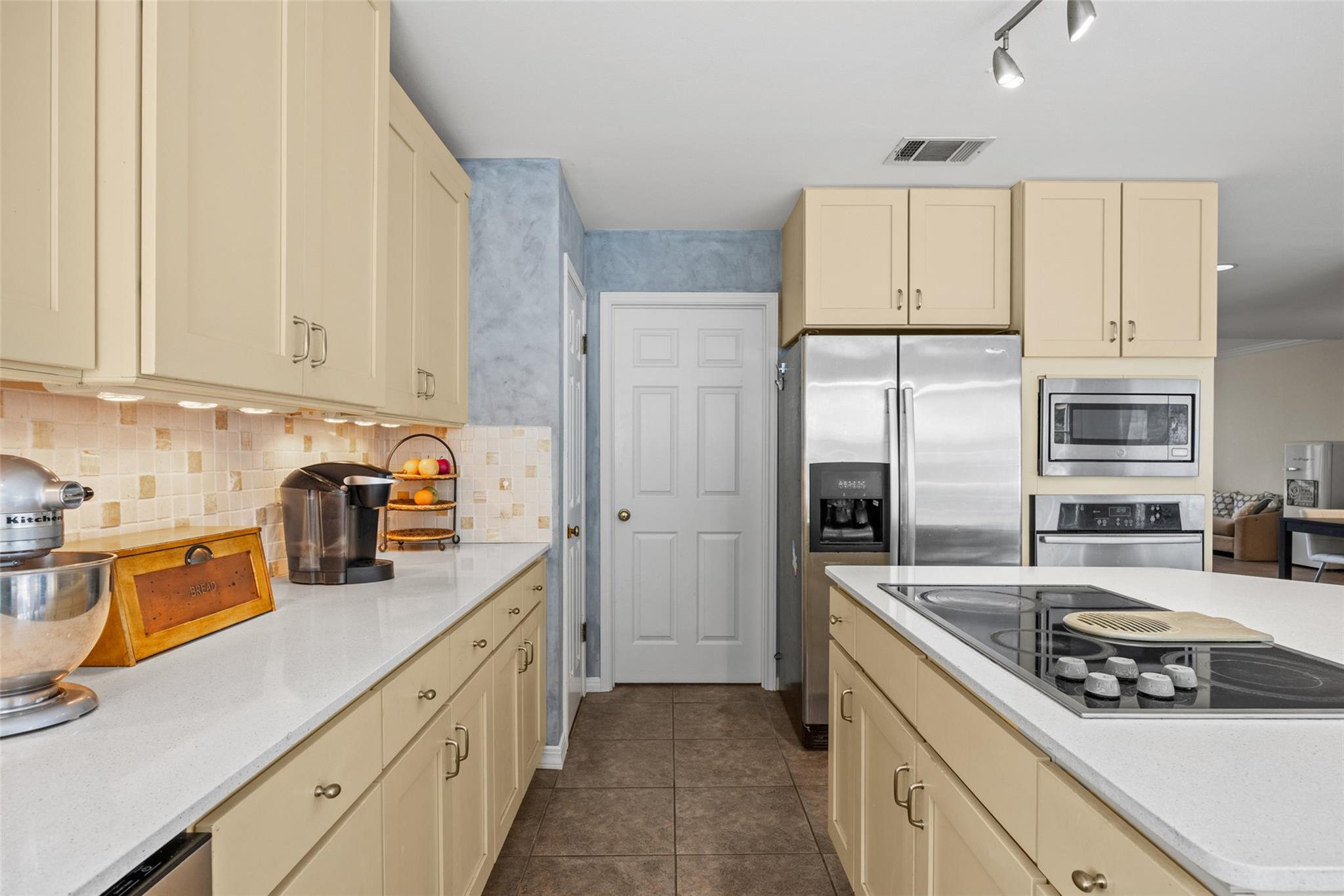 7807 Wheel Rim Cir Property Photo 18