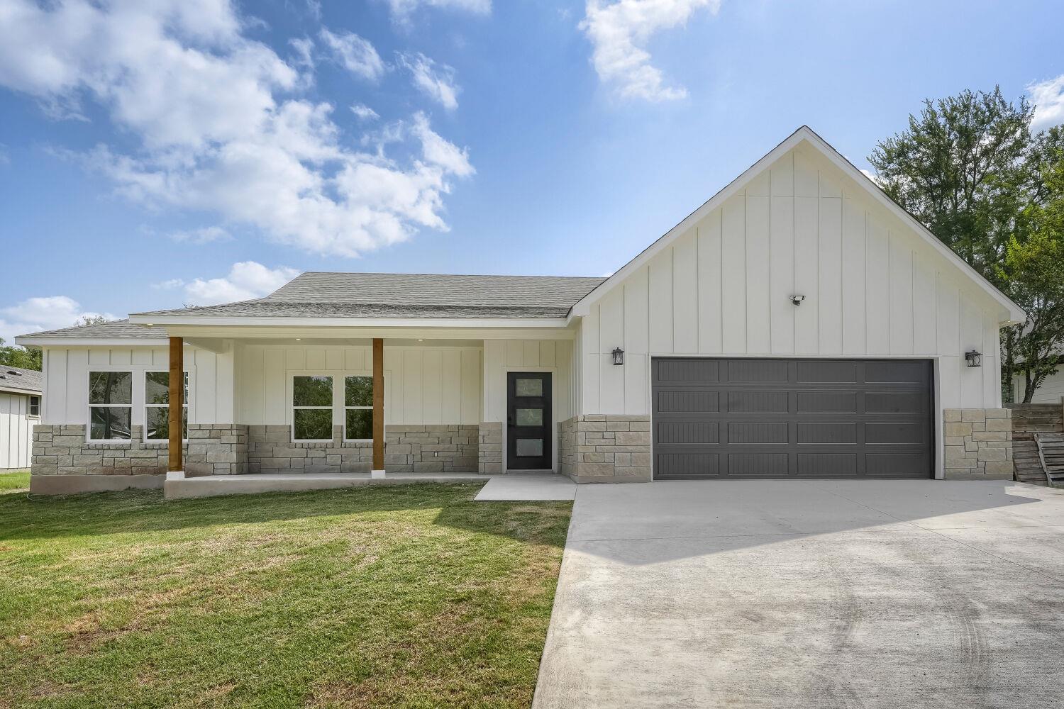 334 Nene Ln Property Photo 1
