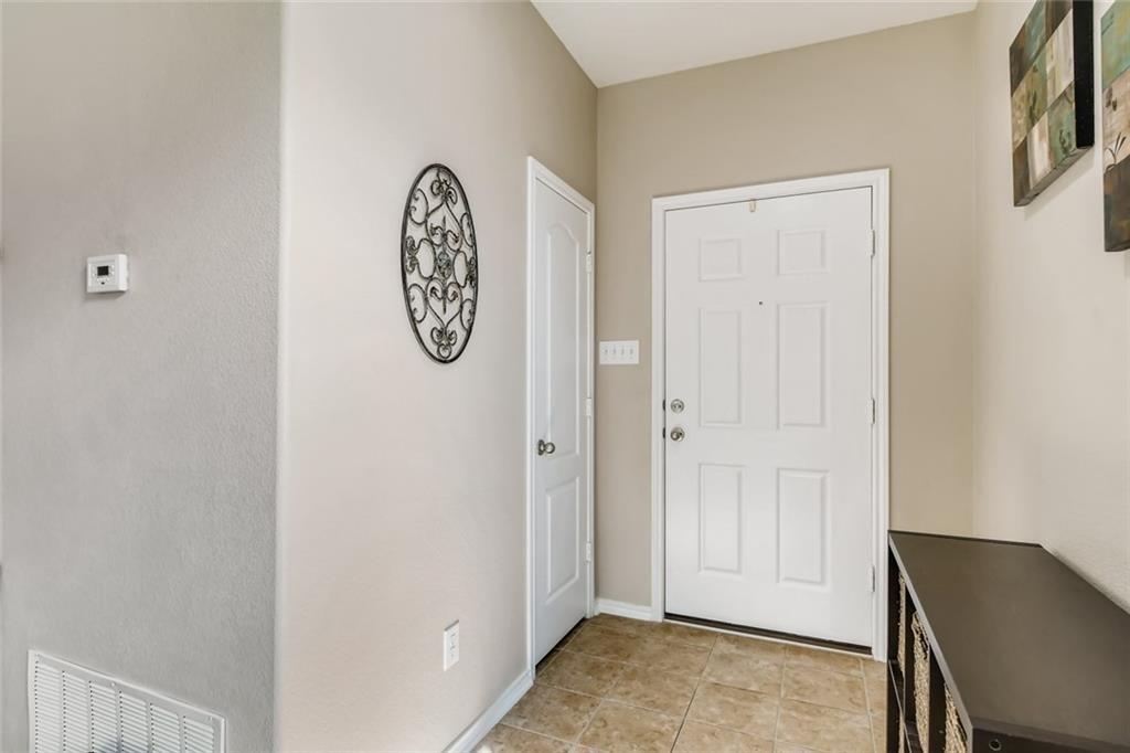 2240 Mccombs St Property Photo 3