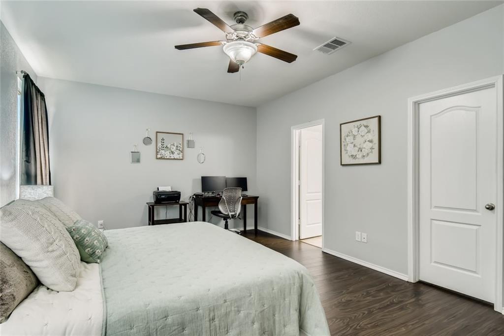 2240 Mccombs St Property Photo 15
