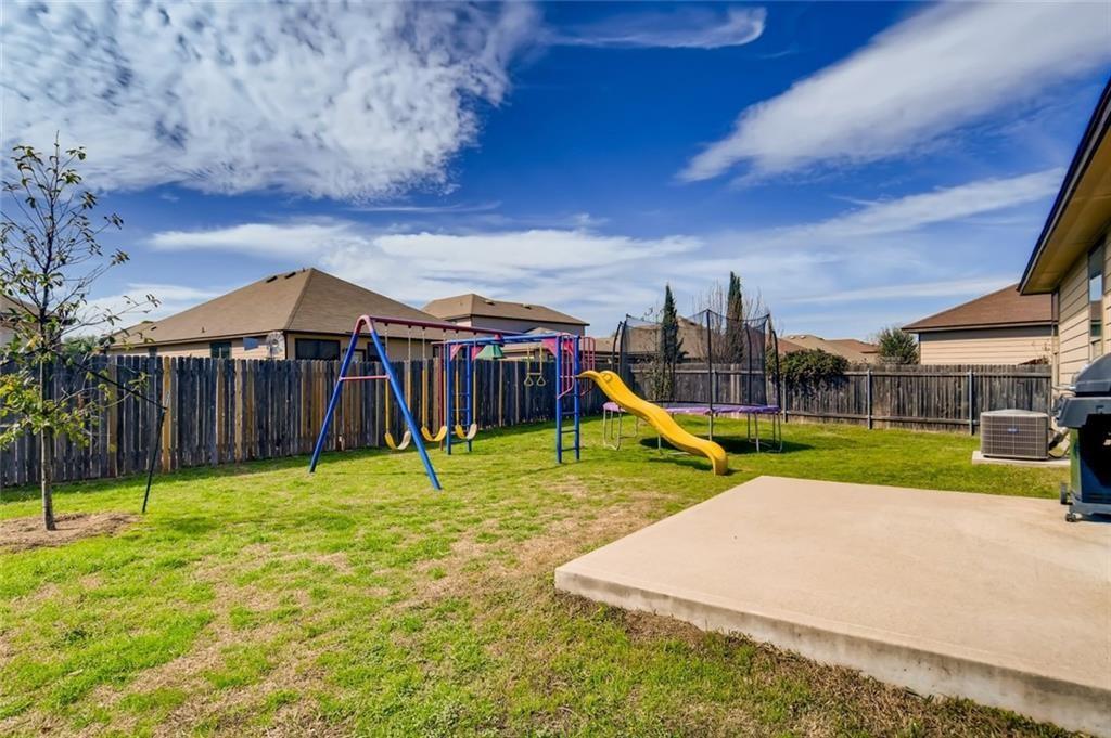 2240 Mccombs St Property Photo 24