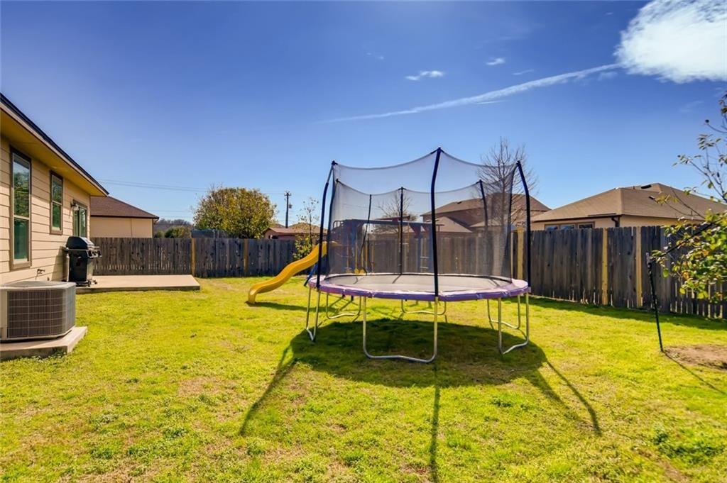 2240 Mccombs St Property Photo 25