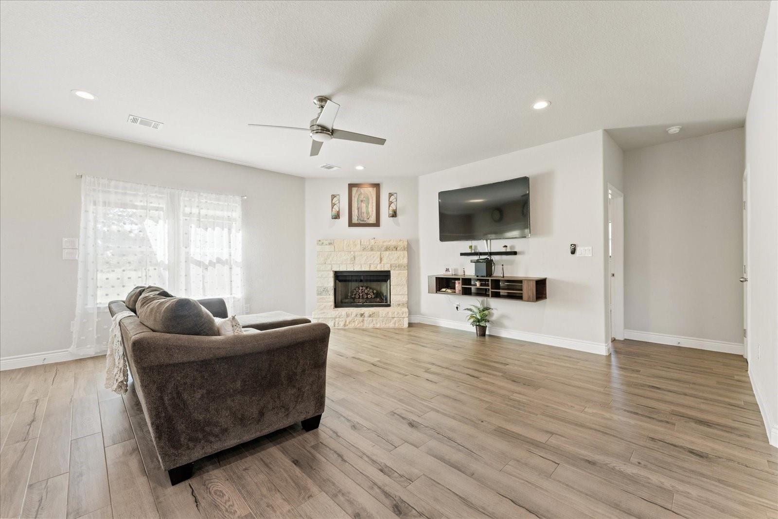 113 Tonkawa Ln Property Photo 17
