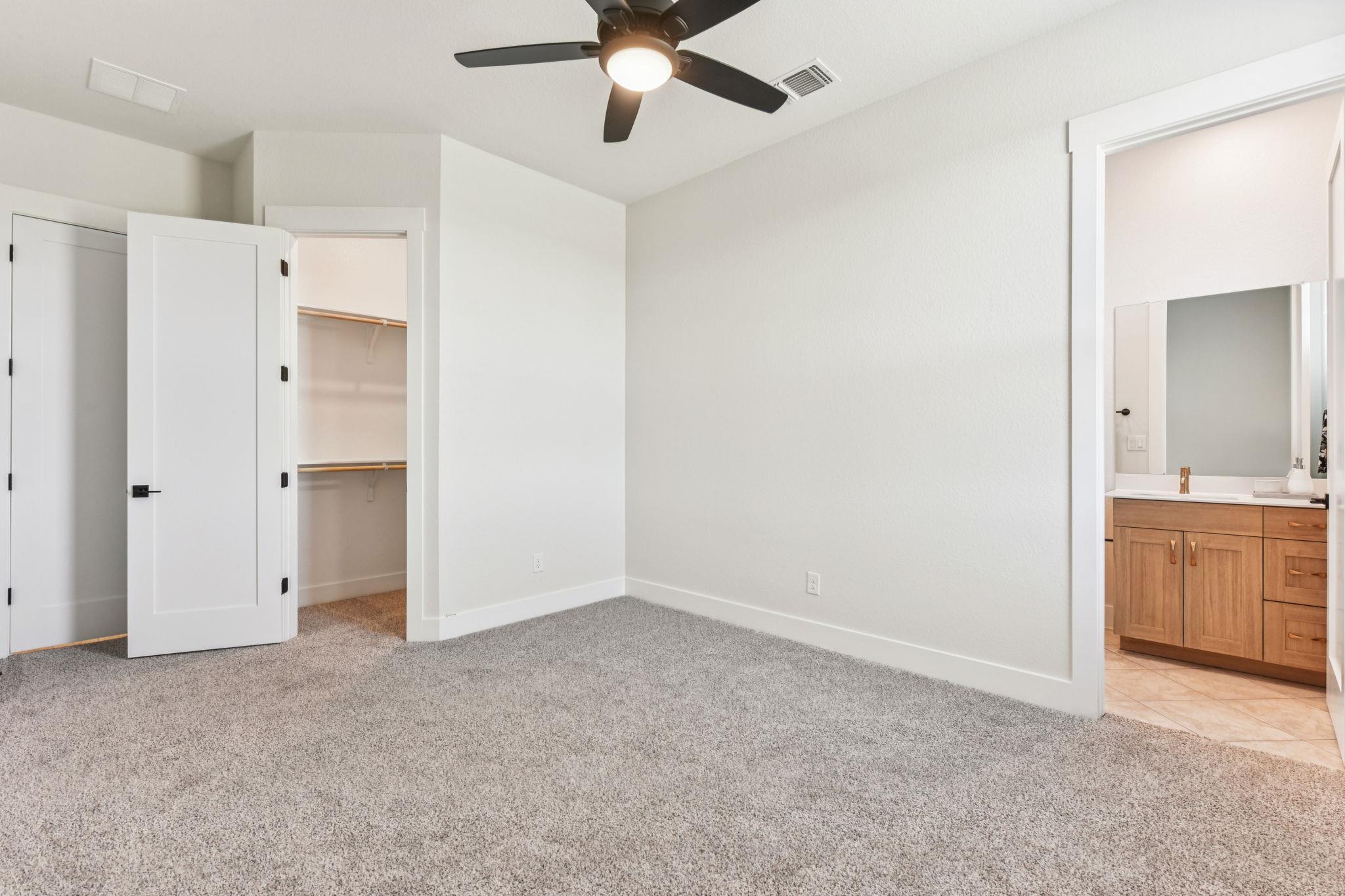 1001 Doelling Dr Property Photo 20