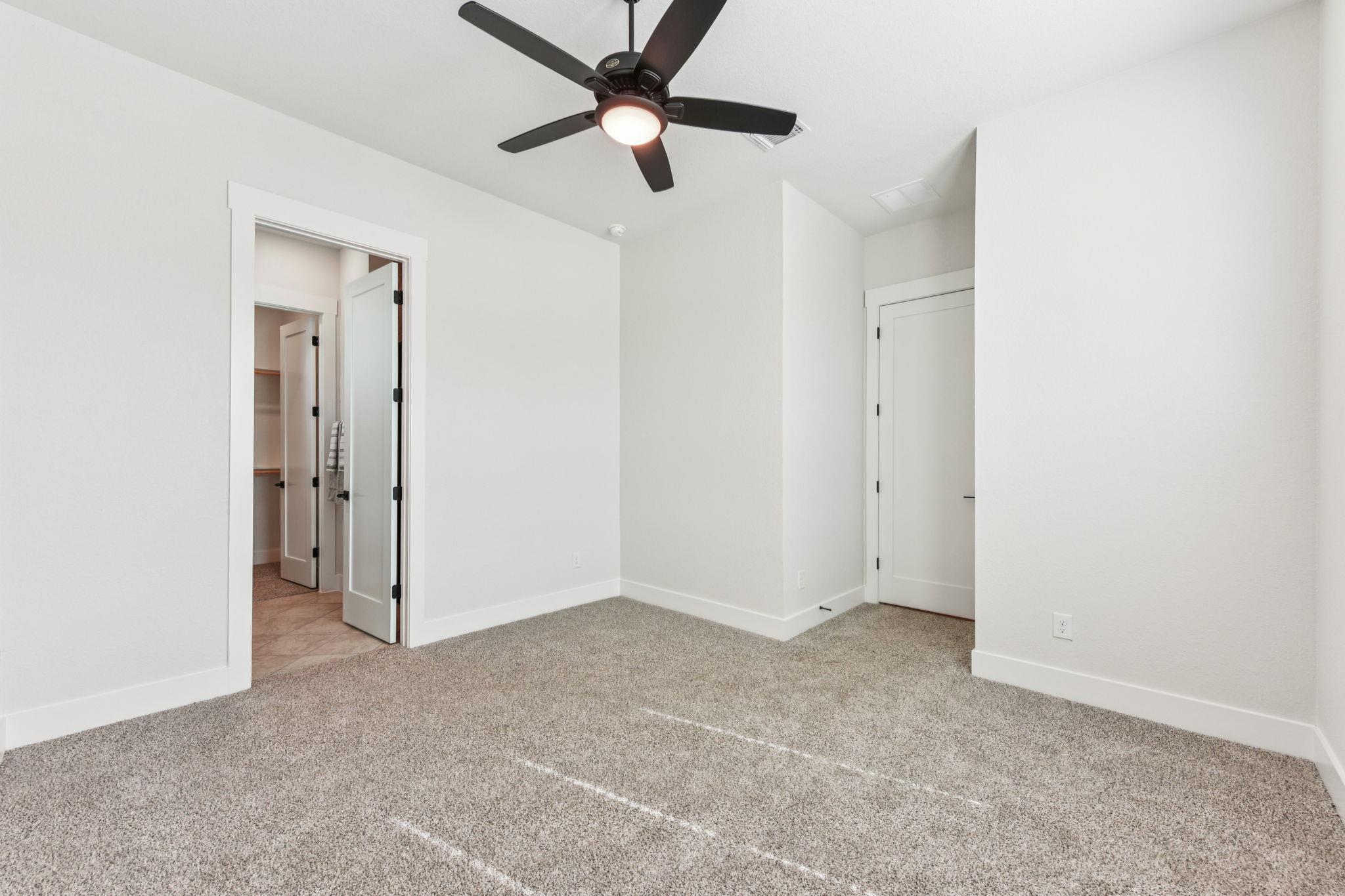 1001 Doelling Dr Property Photo 23