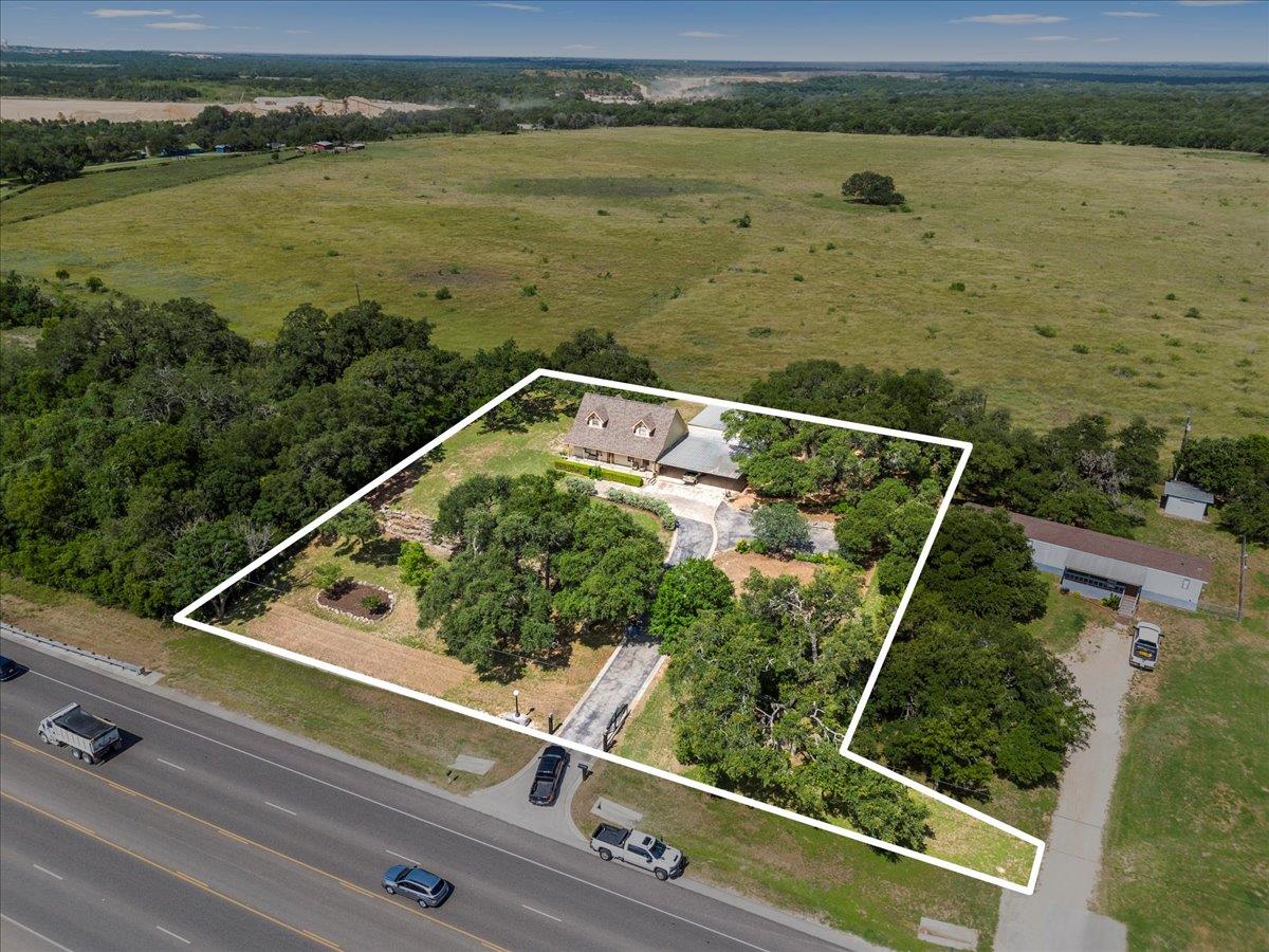 1850 S Fm 1626 Hwy Property Photo 3