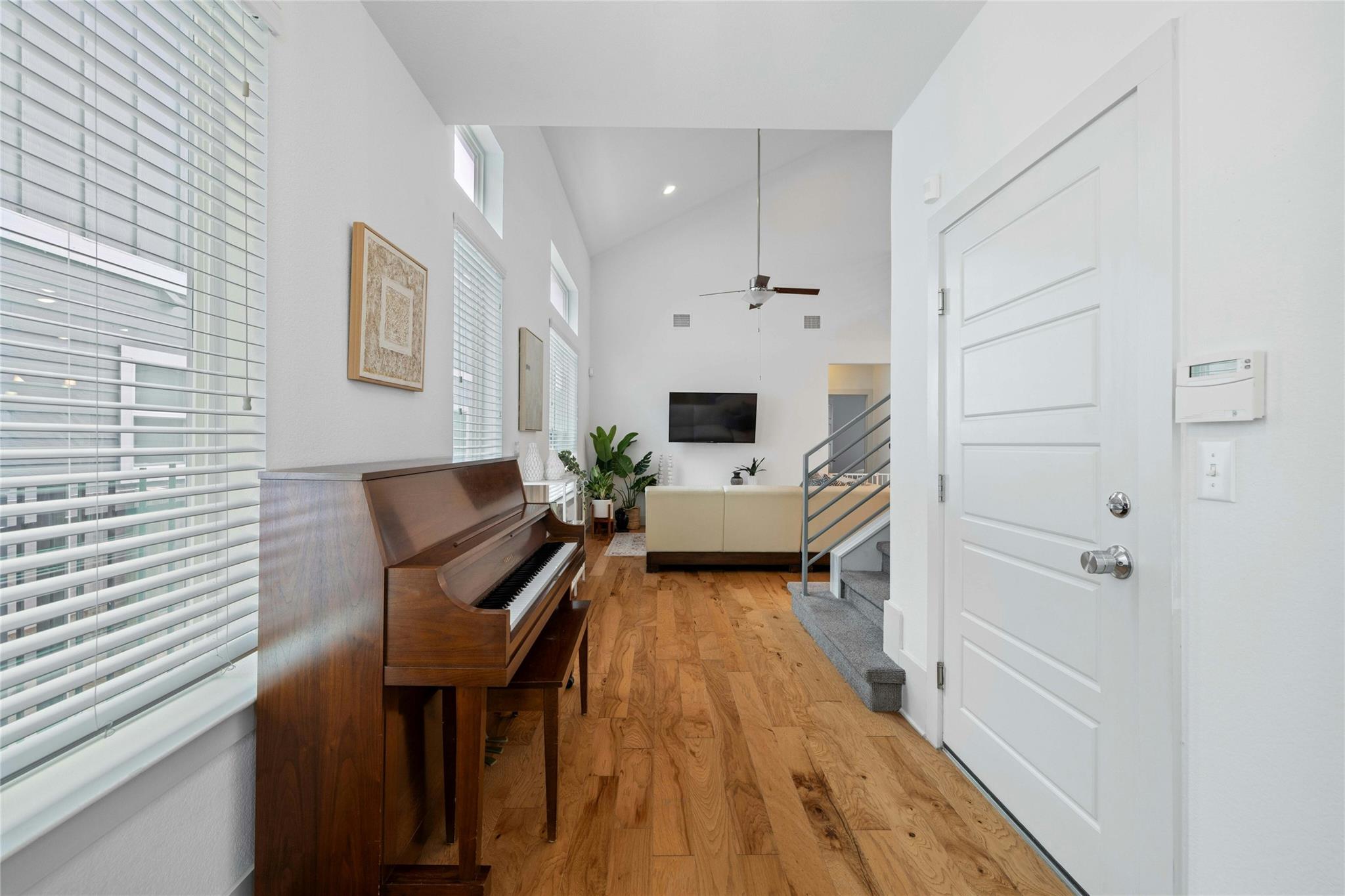 2313 Capulet St Property Photo 5