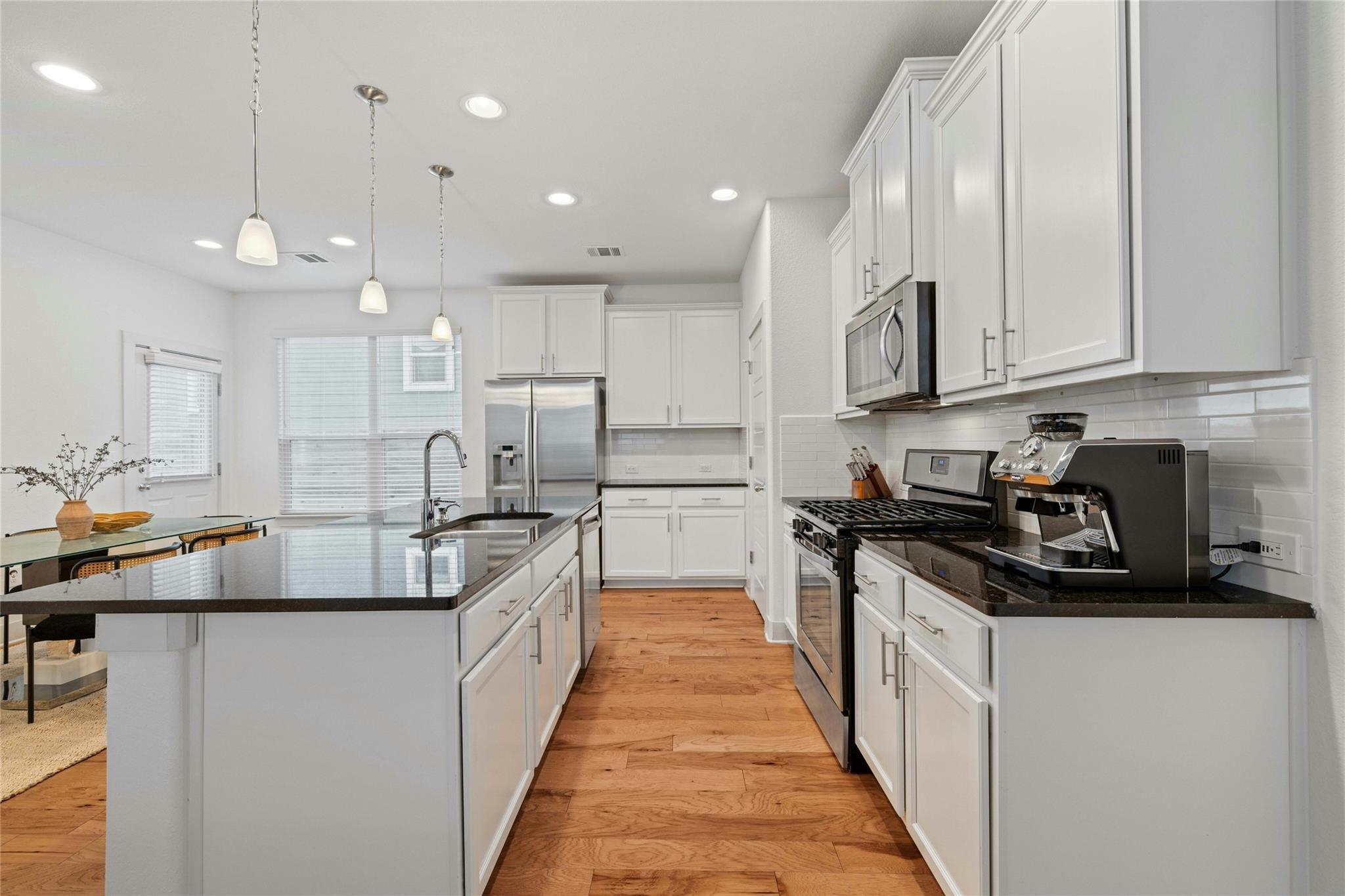 2313 Capulet St Property Photo 12