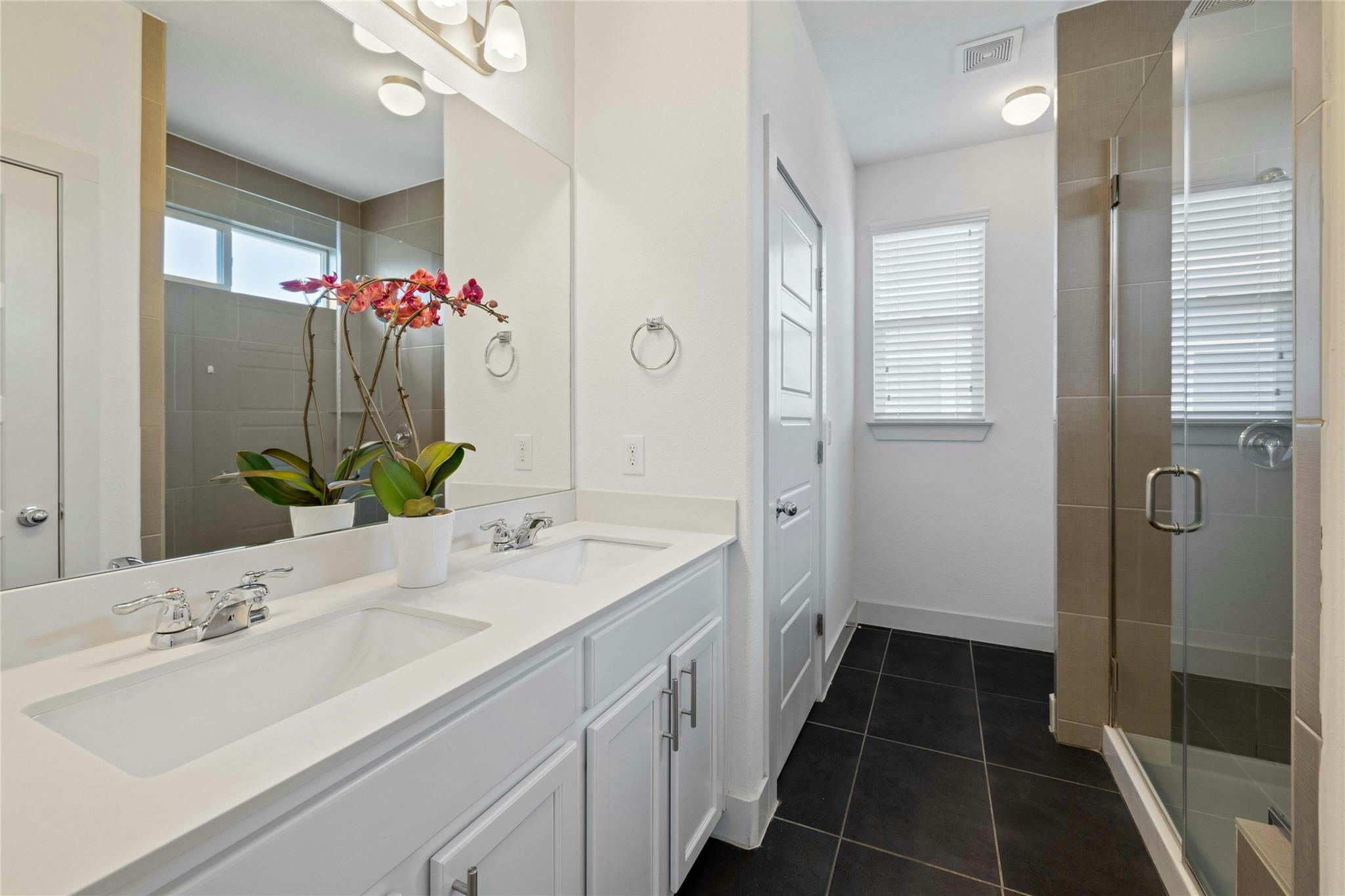 2313 Capulet St Property Photo 17