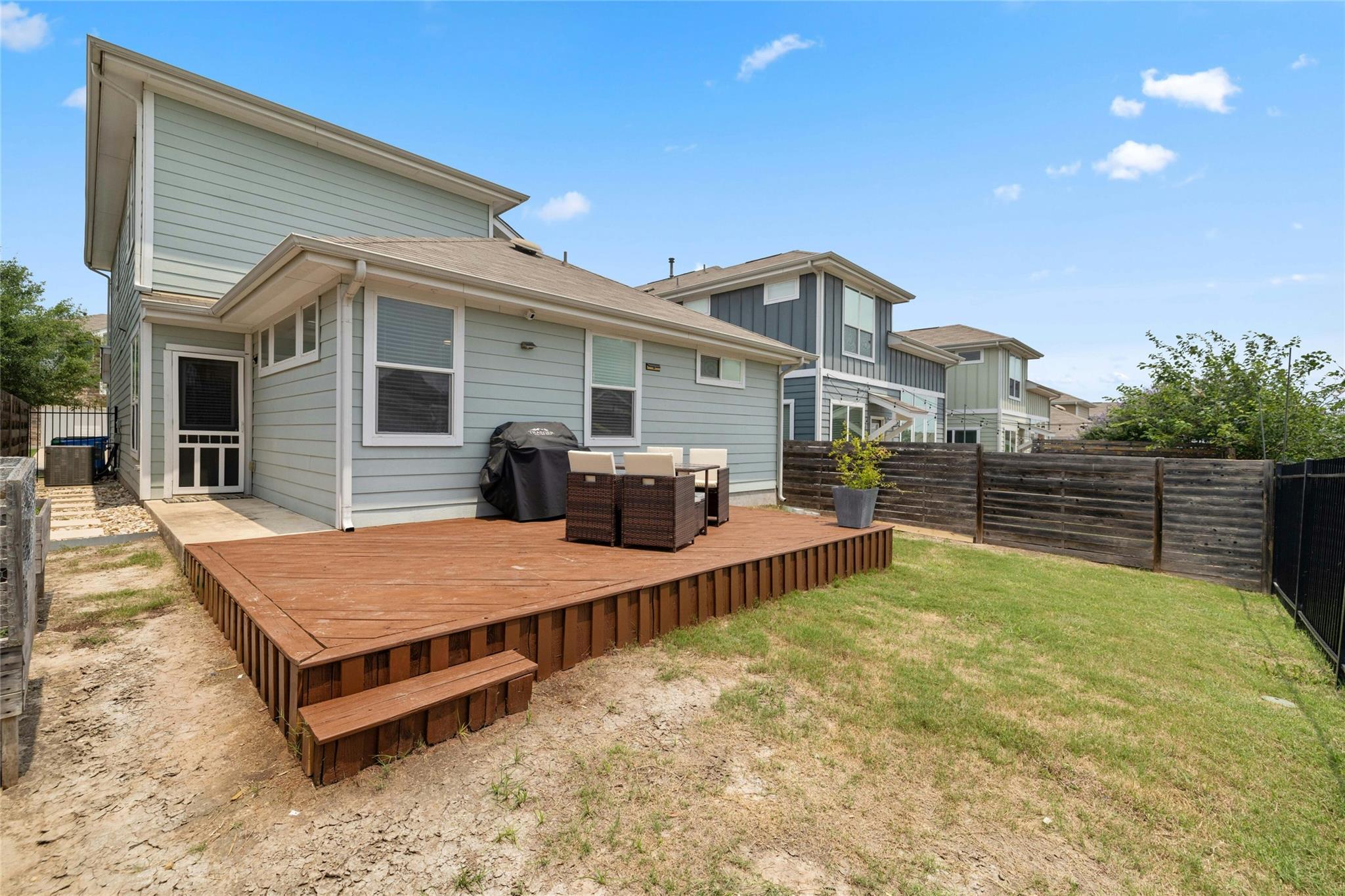 2313 Capulet St Property Photo 29