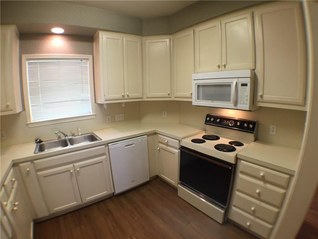 2100 San Gabriel St St #203 Property Photo 5