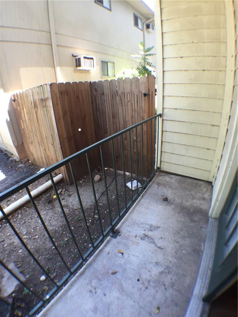 2100 San Gabriel St St #203 Property Photo 12