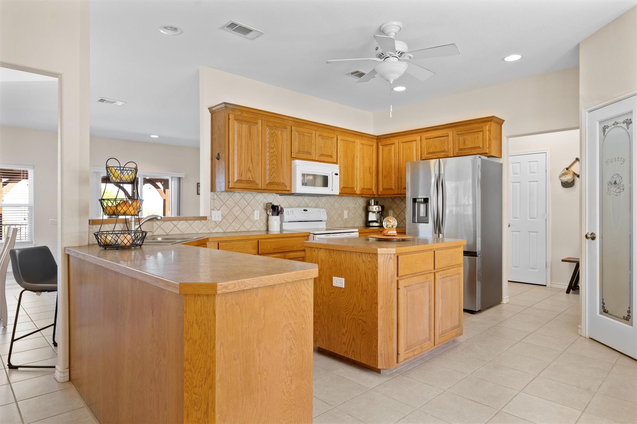 104 Kings Way Dr Property Photo 10