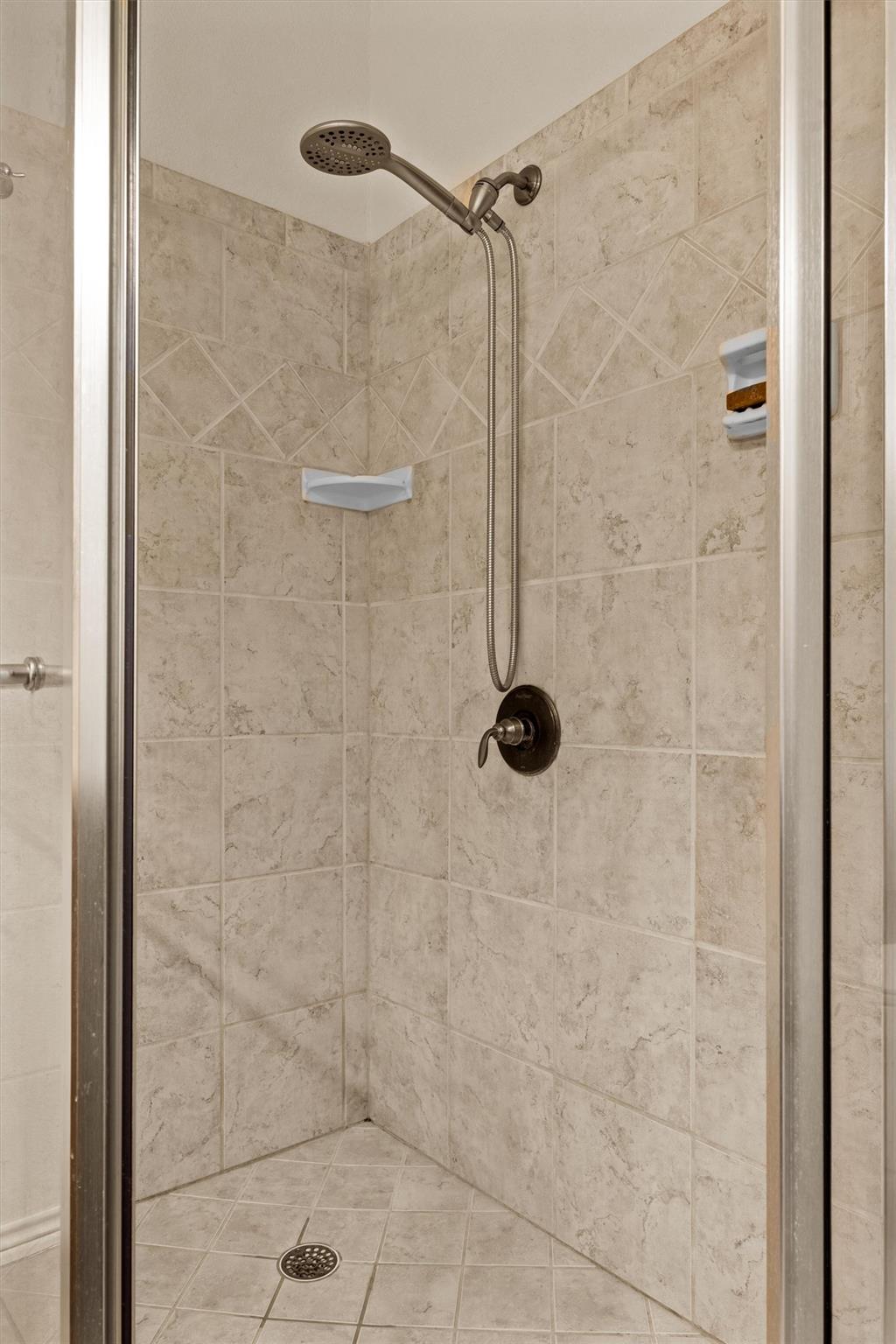 104 Kings Way Dr Property Photo 28