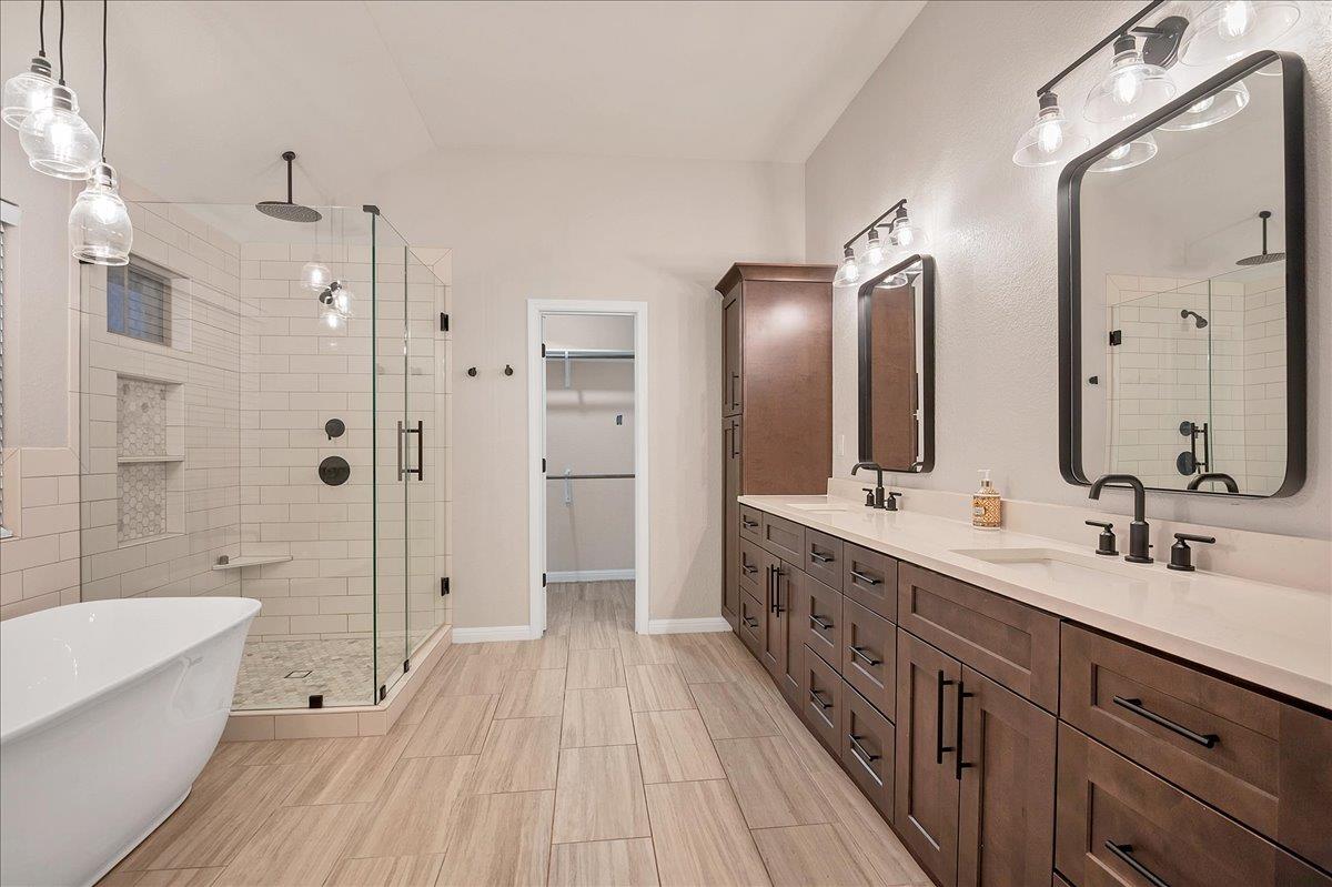 300 Speed Horse Property Photo