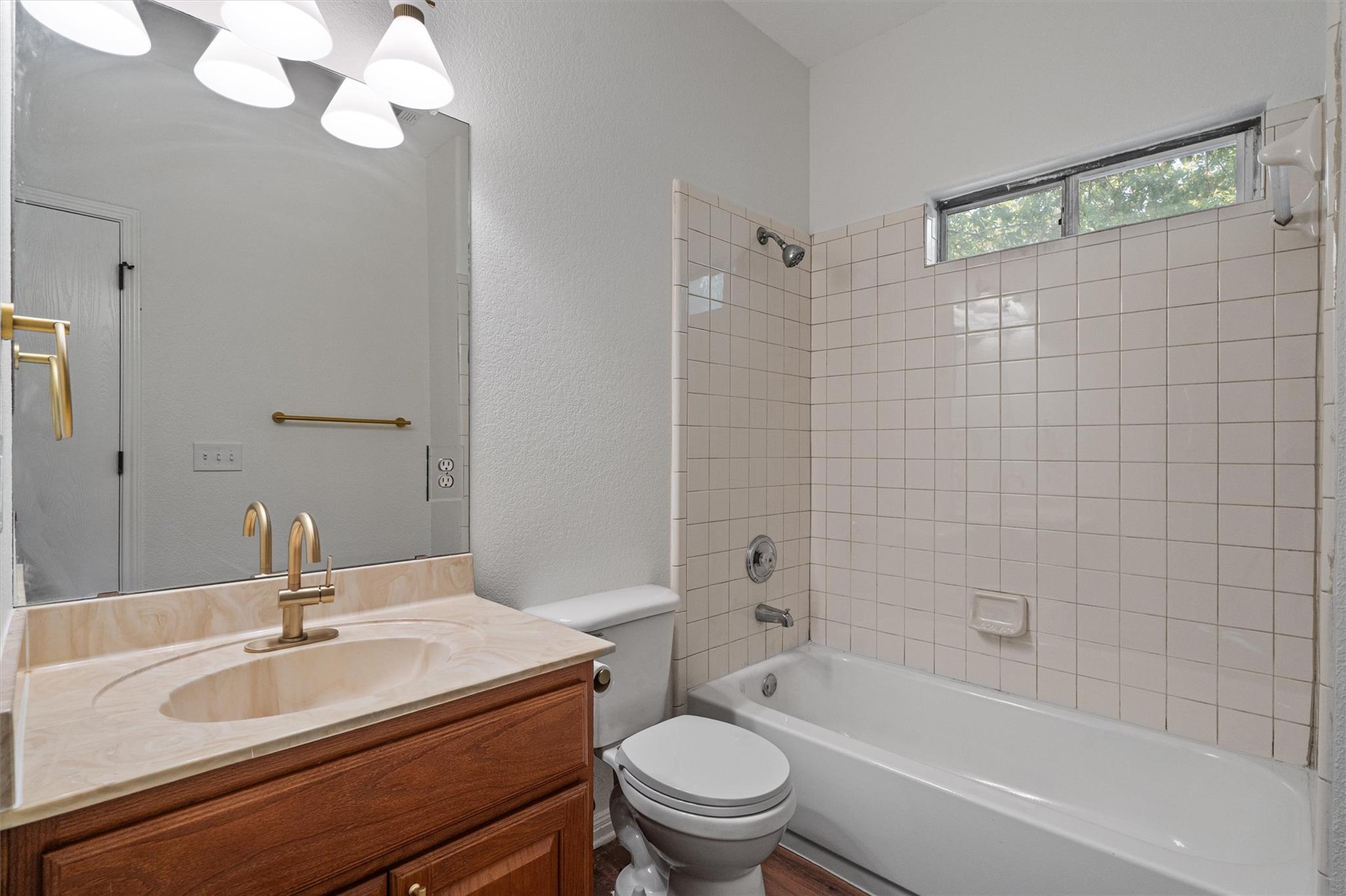 7300 Blessing Ave Property Photo 18