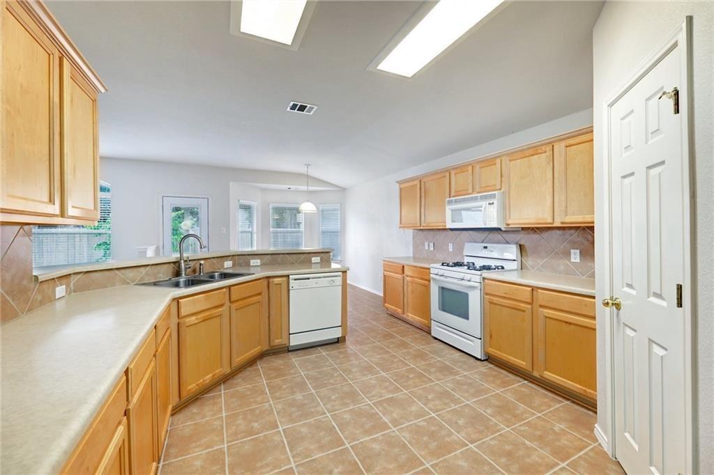3669 Nolan Ryan None Property Photo 6