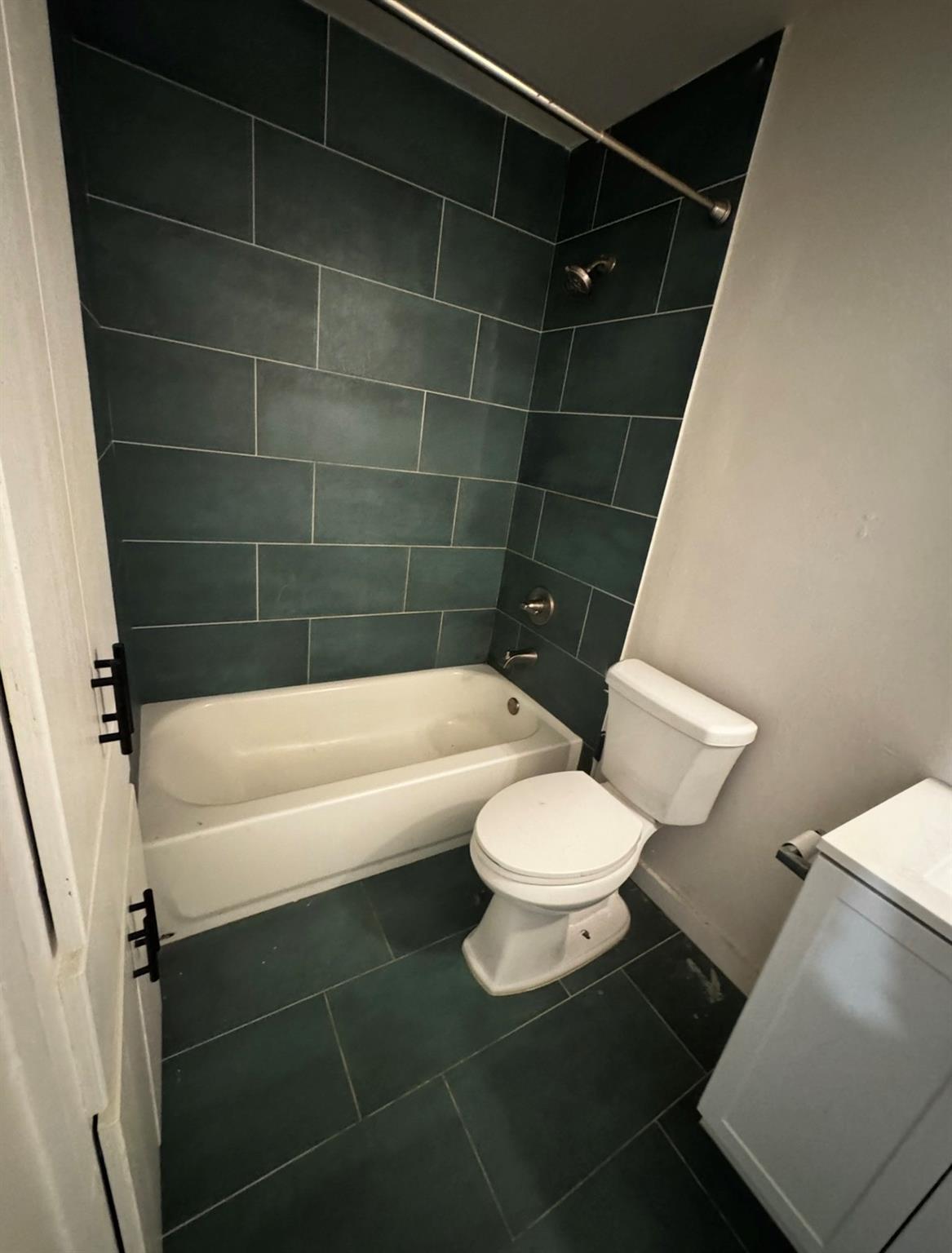 5914 Westcreek Dr #b Property Photo 5