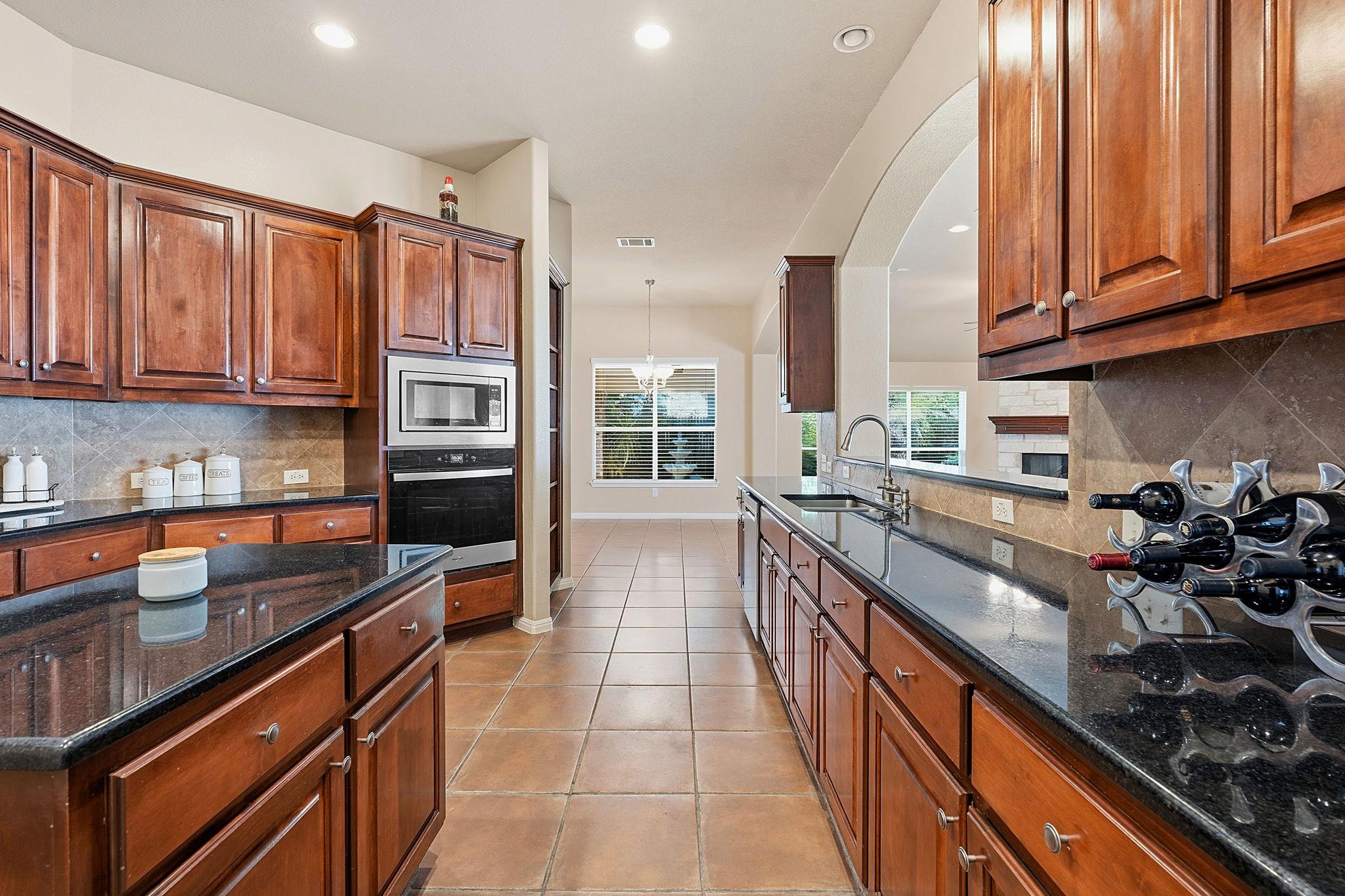 16305 Almaden Dr Property Photo 10