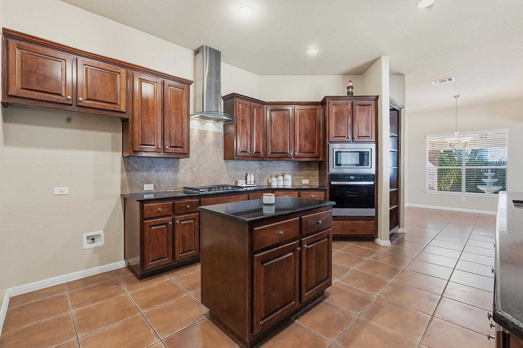 16305 Almaden Dr Property Photo 11