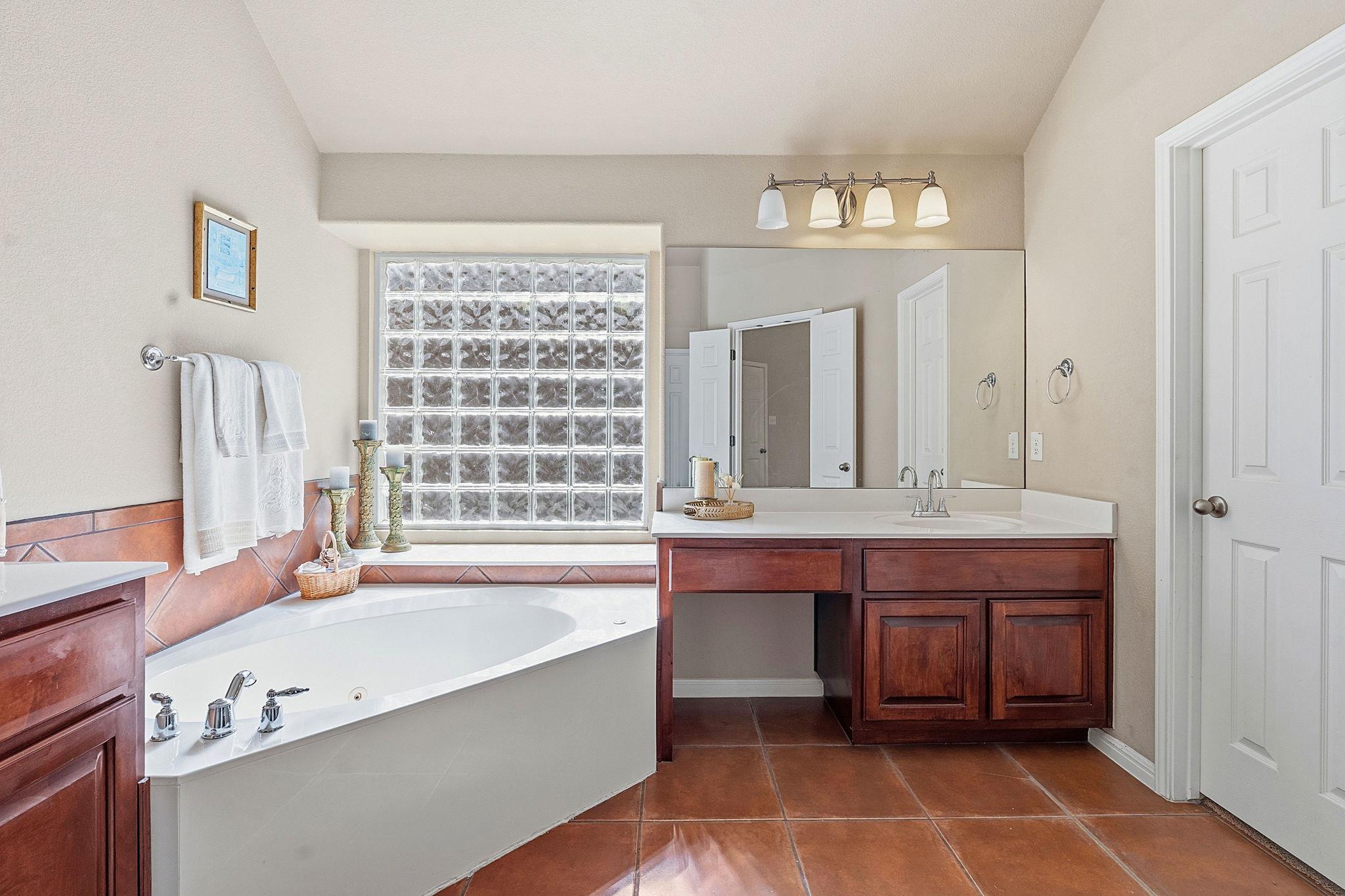 16305 Almaden Dr Property Photo 20