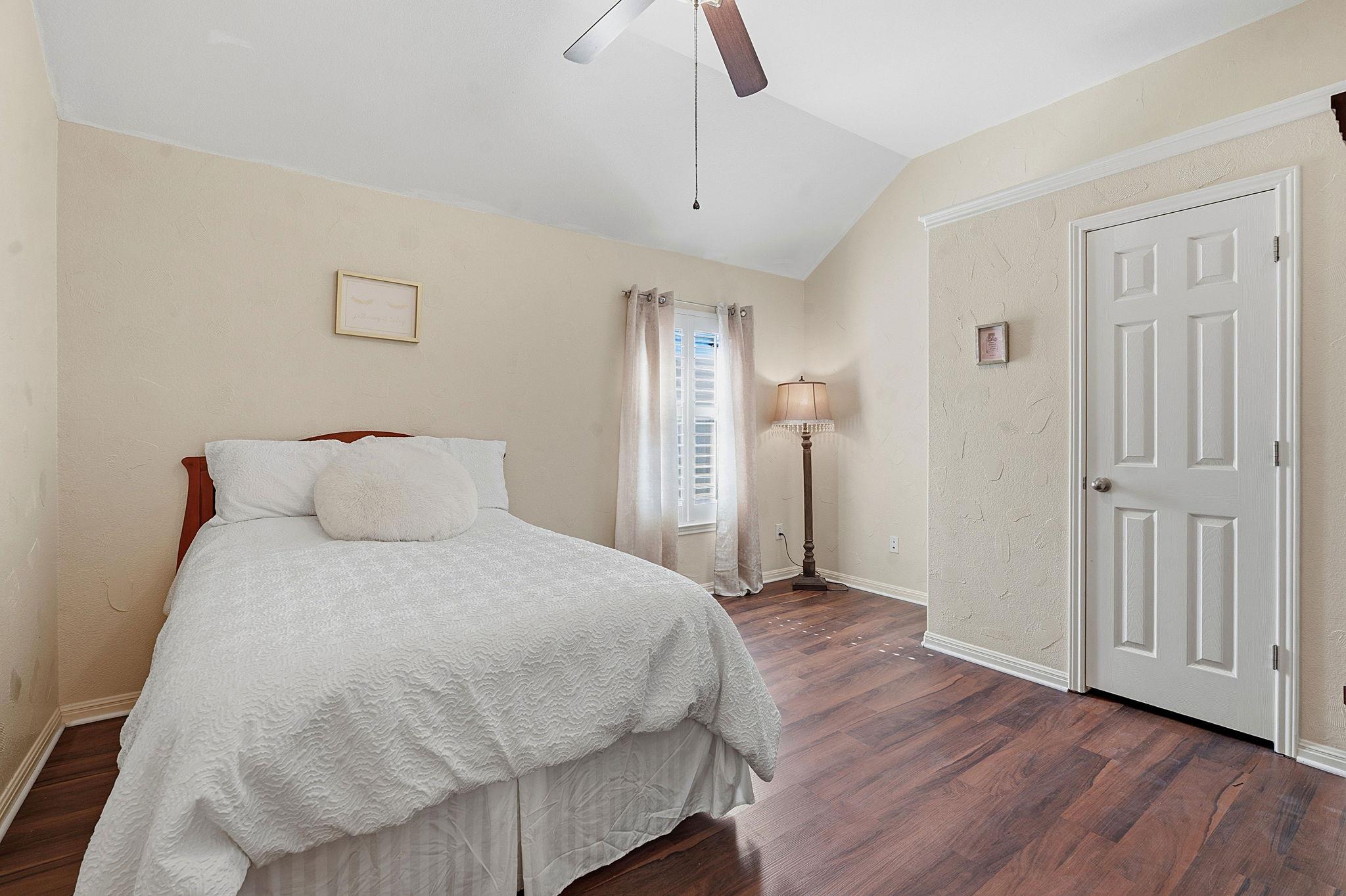 16305 Almaden Dr Property Photo 25
