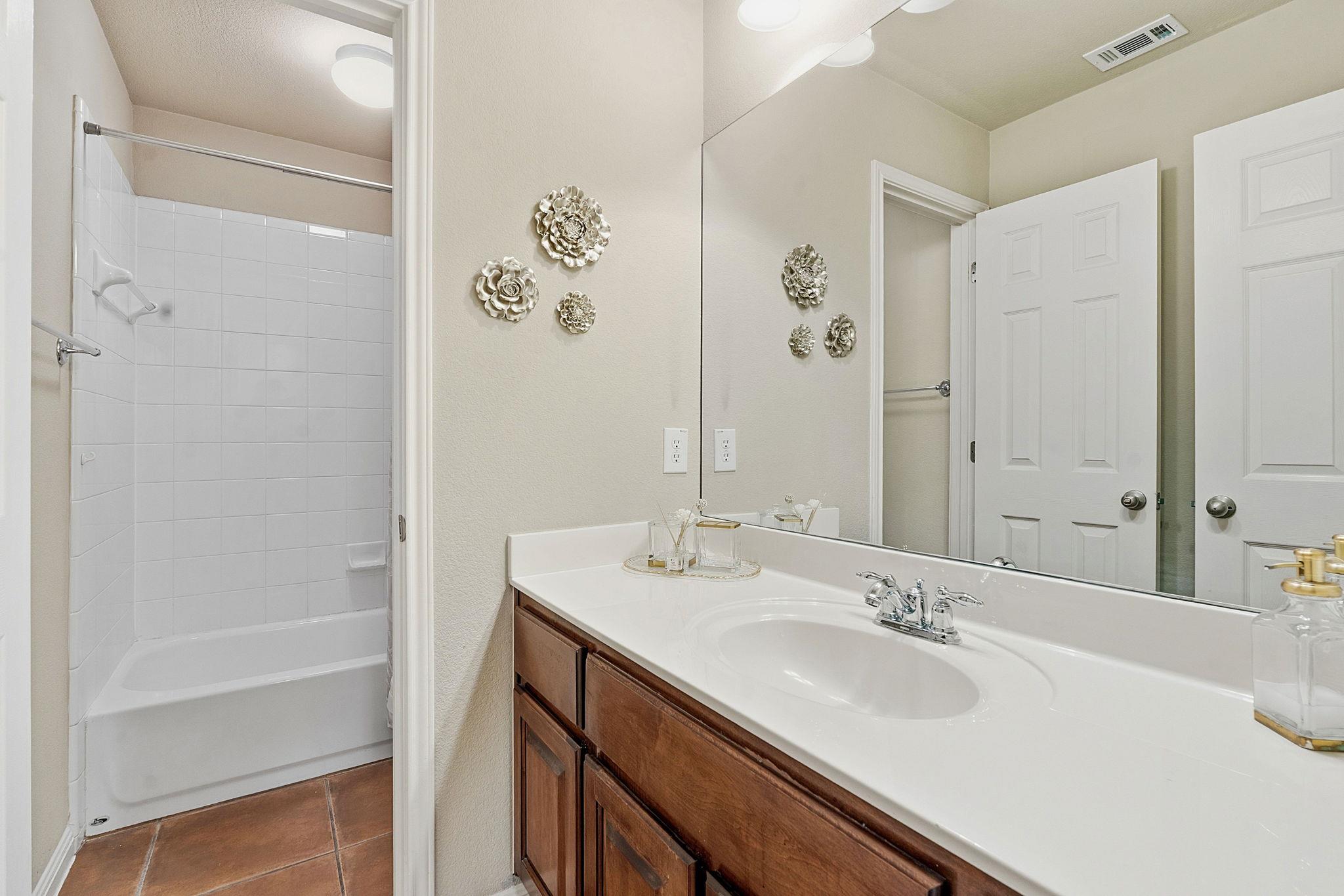16305 Almaden Dr Property Photo 26