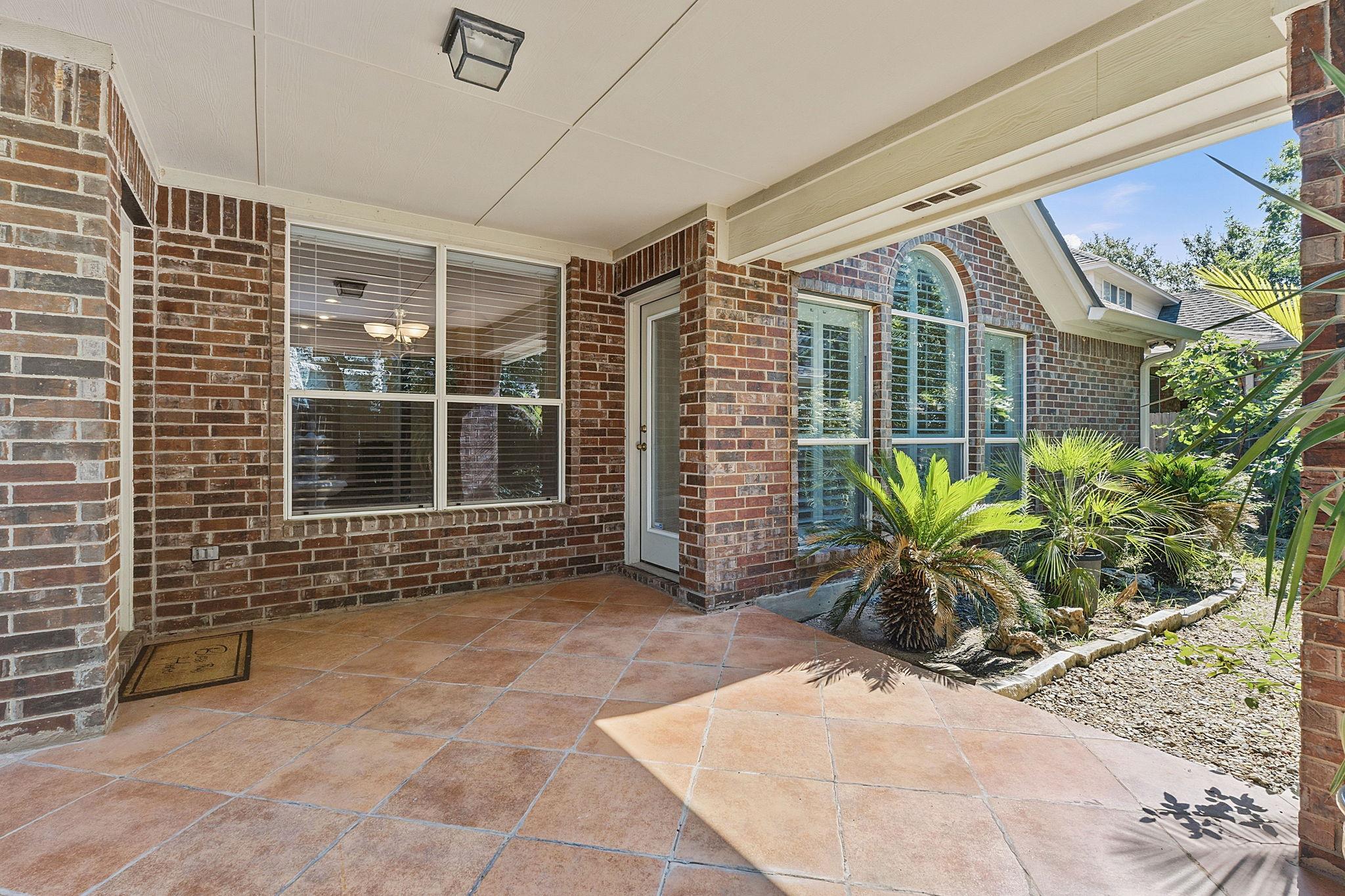 16305 Almaden Dr Property Photo 28