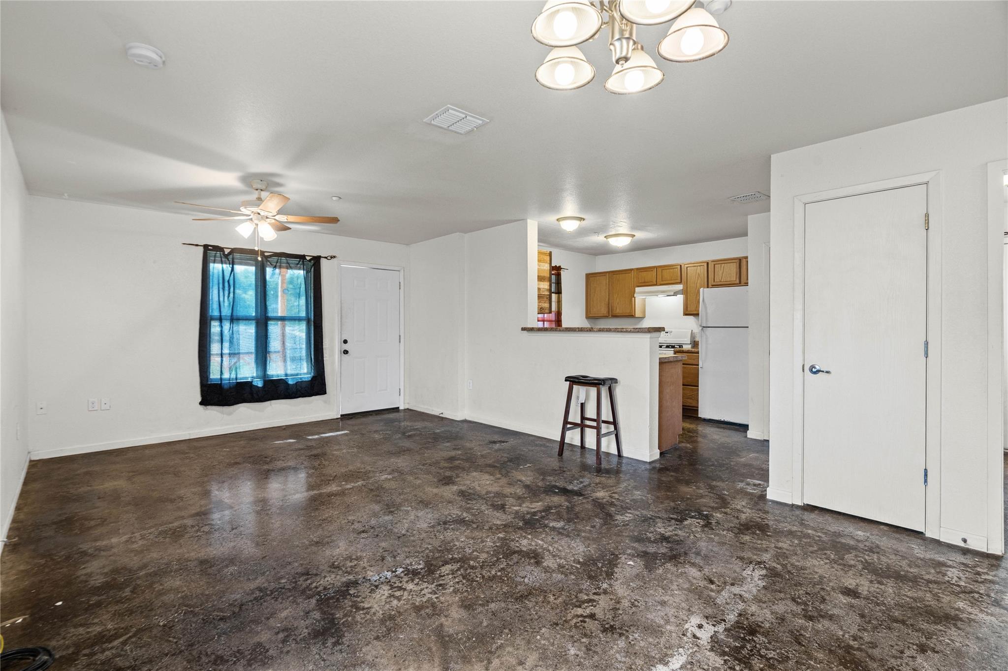 6809 Ali Cv Property Photo 6