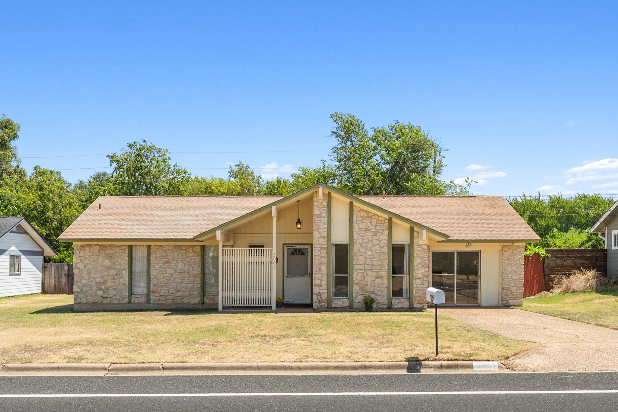3007 Great Valley Dr Property Photo 1