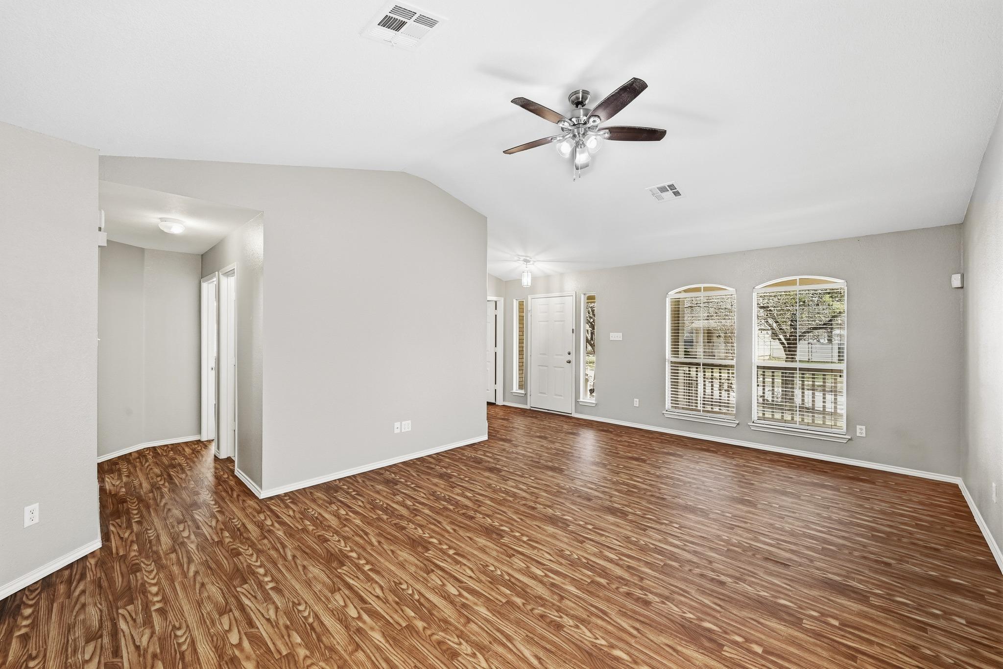 1513 Big Bend Dr Property Photo 7