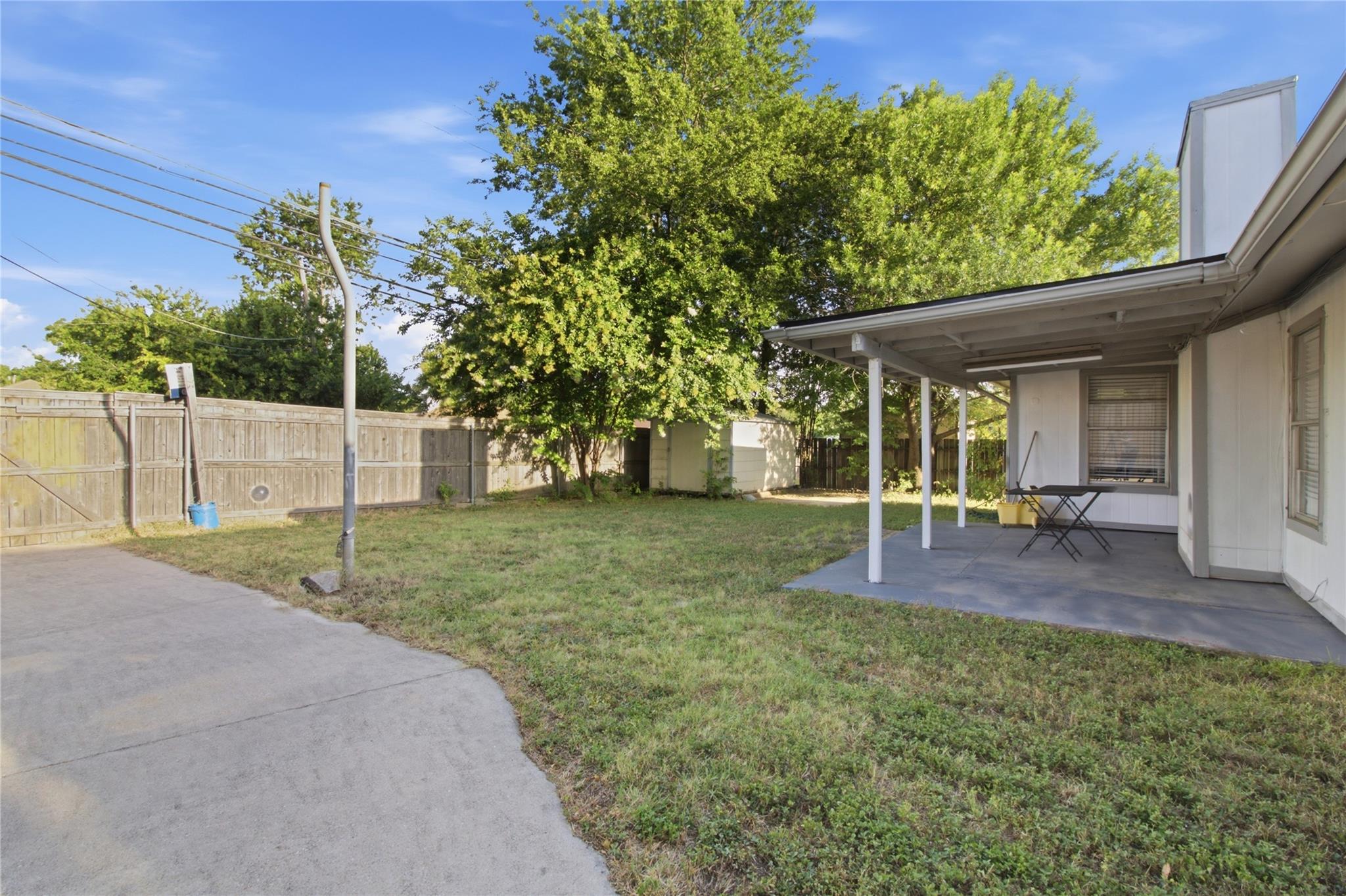 2410 Buttercup Cir Property Photo 1