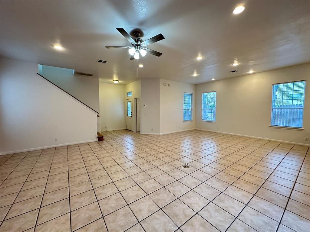 606 E 54th St #a Property Photo 7