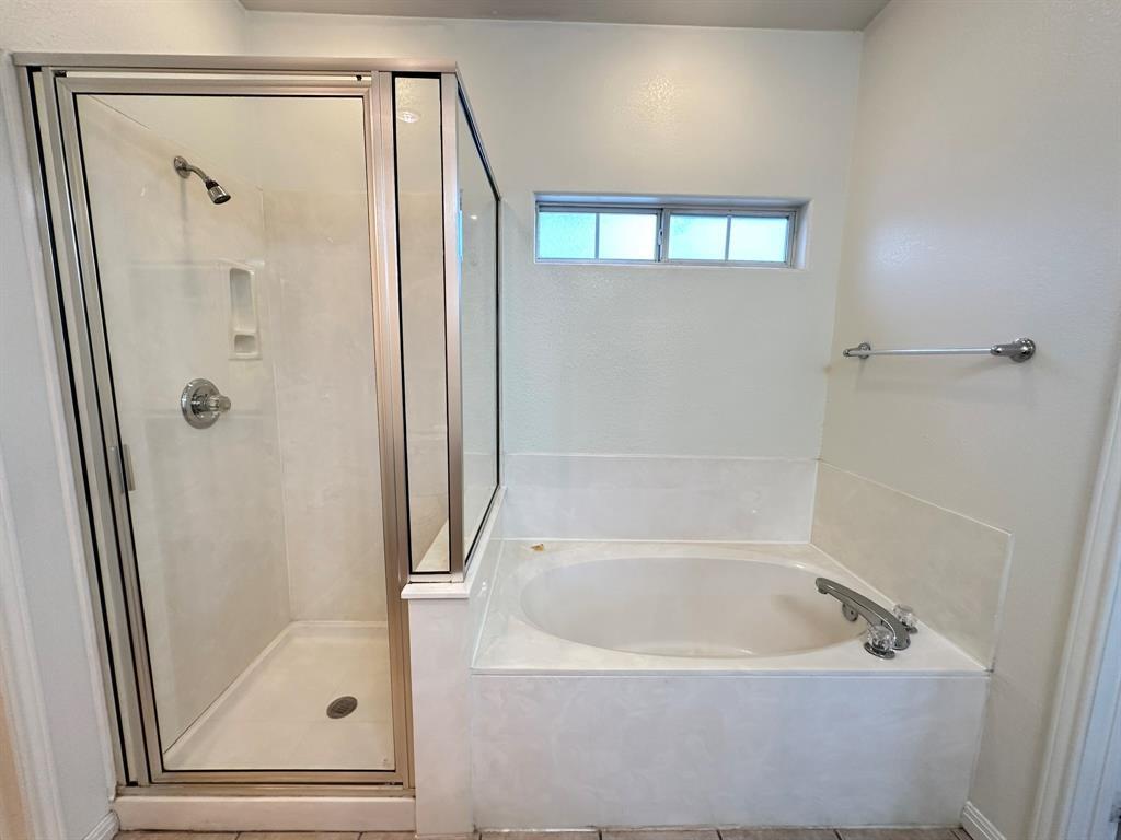606 E 54th St #a Property Photo 11