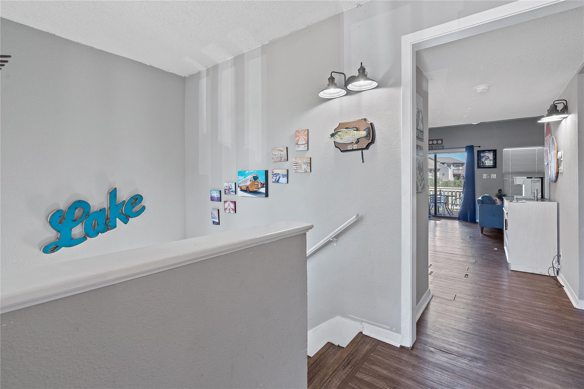 111 Comanche Pt Property Photo 3