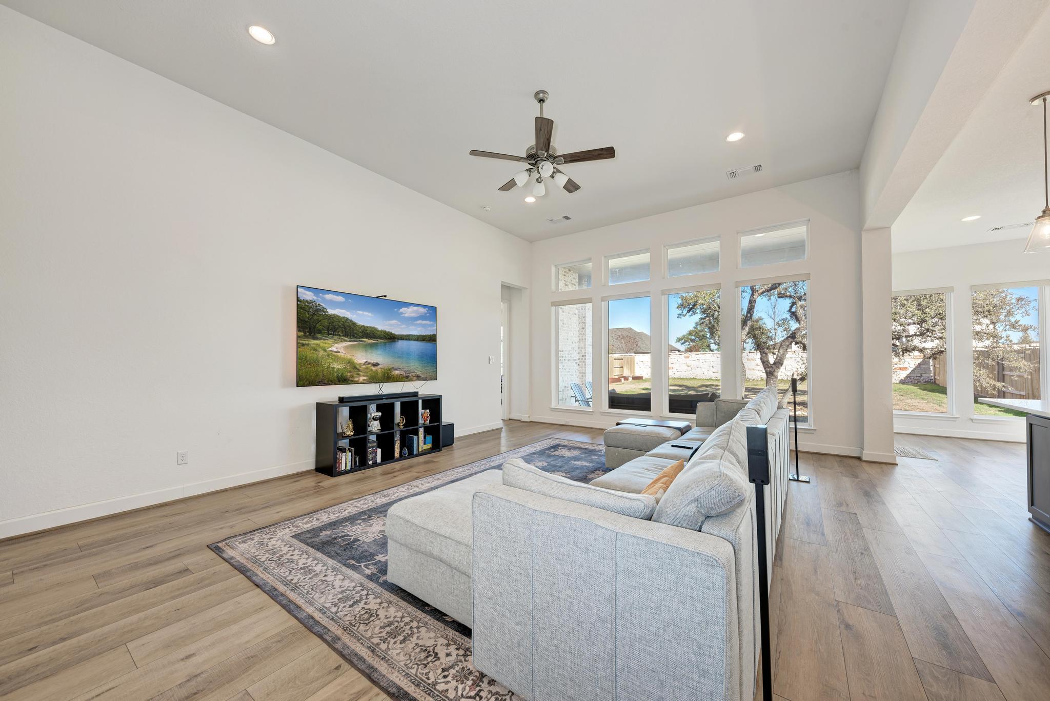 1536 Caylea Bluff Ln Property Photo 8