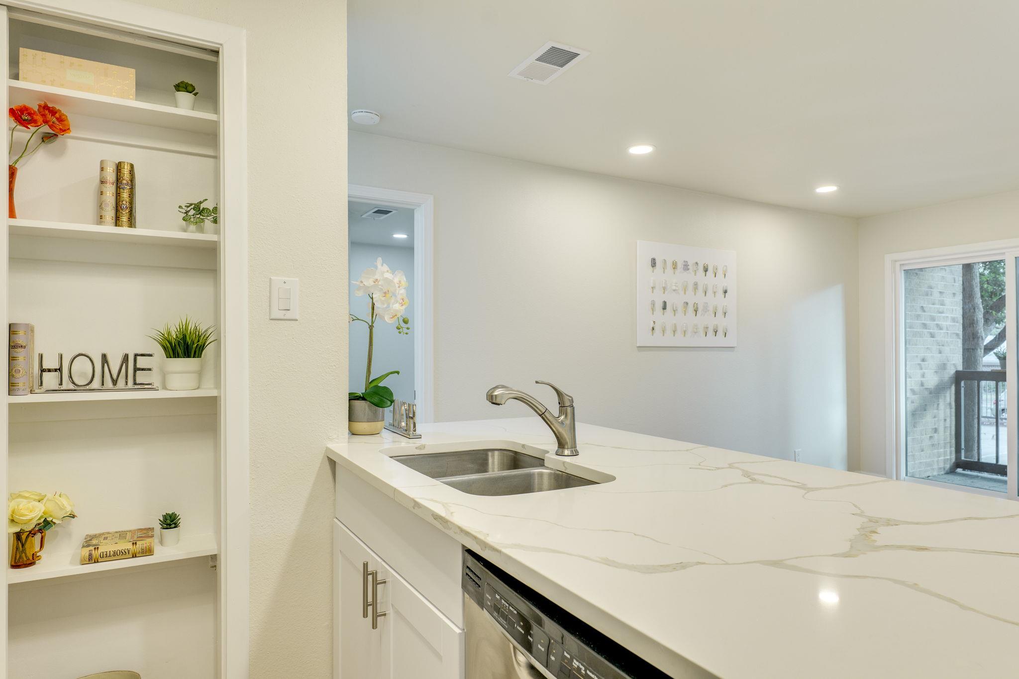 8888 Tallwood Dr #2102 Property Photo 19