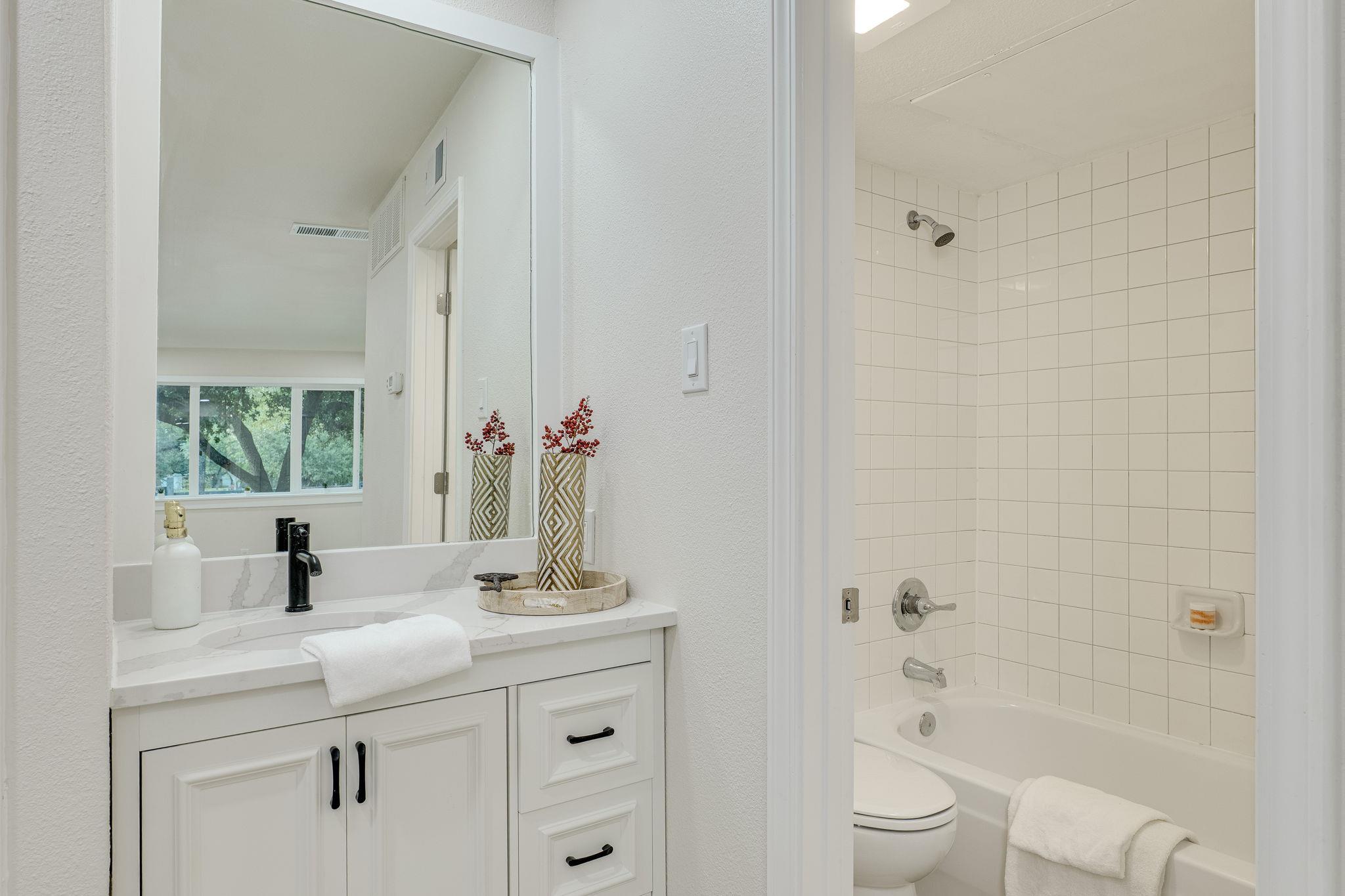 8888 Tallwood Dr #2102 Property Photo 29