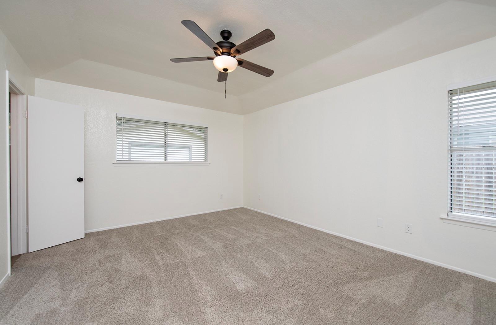 910 Garden View Dr Property Photo 16