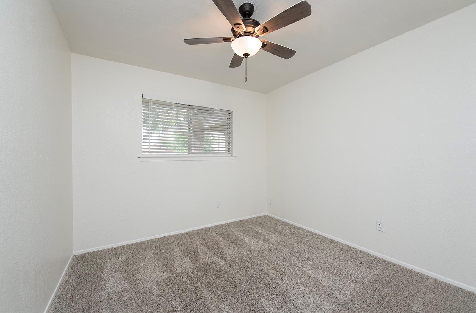 910 Garden View Dr Property Photo 22
