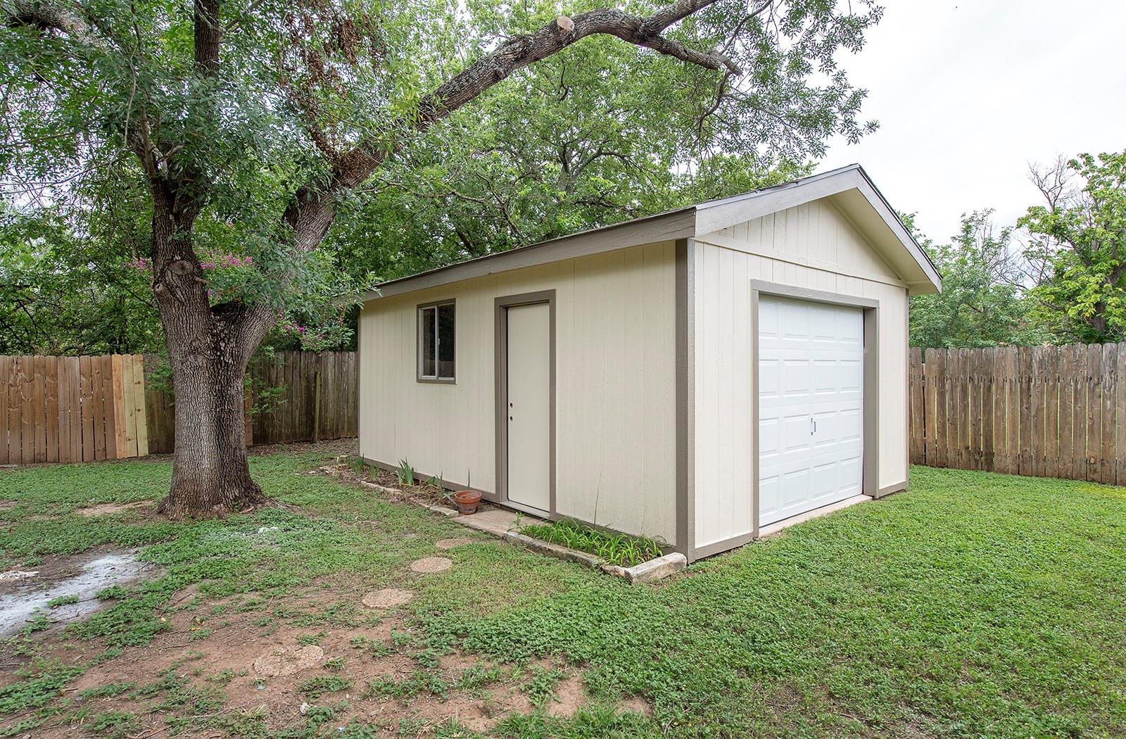 910 Garden View Dr Property Photo 24