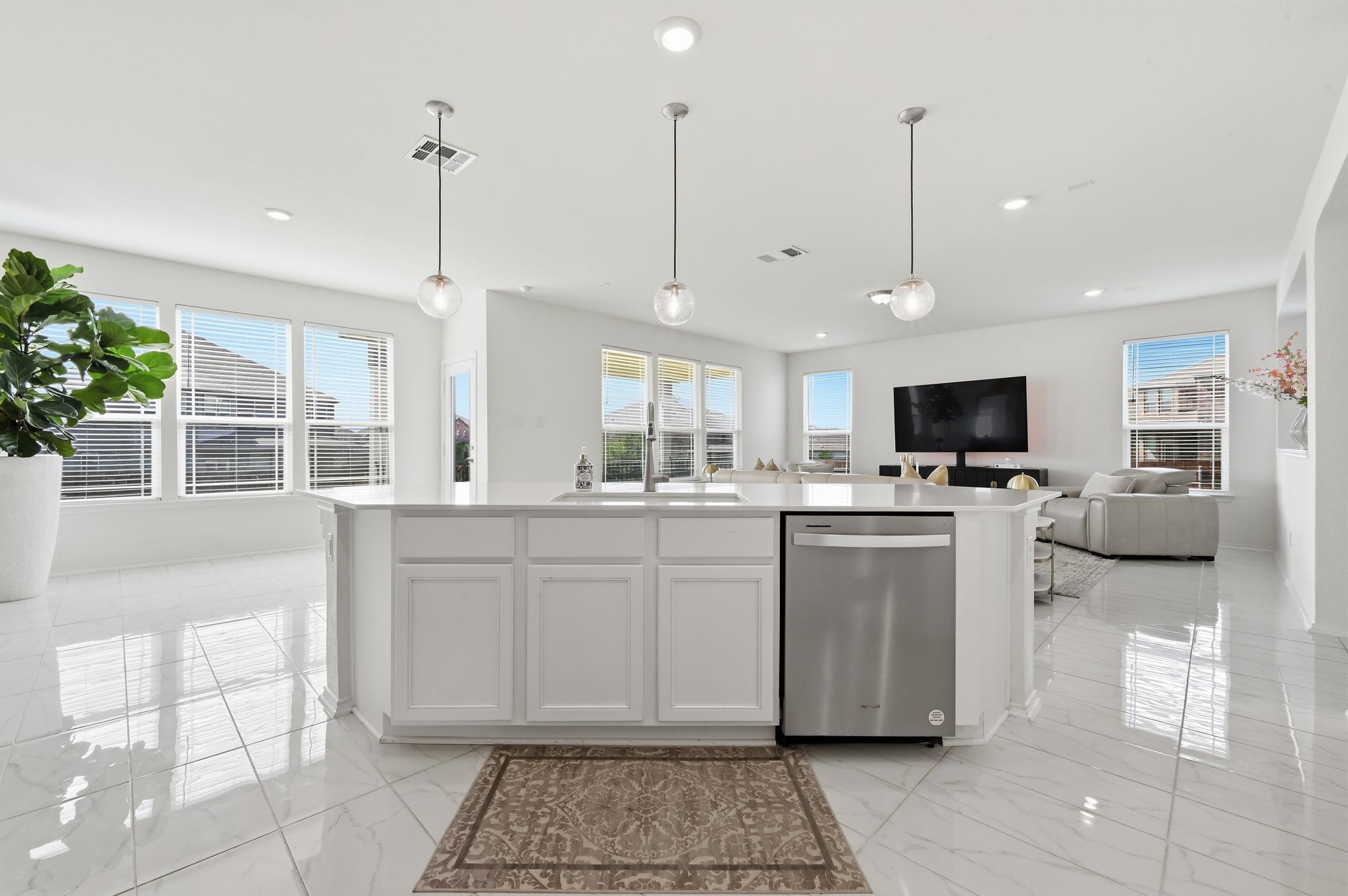 200 Auburn St Property Photo 16