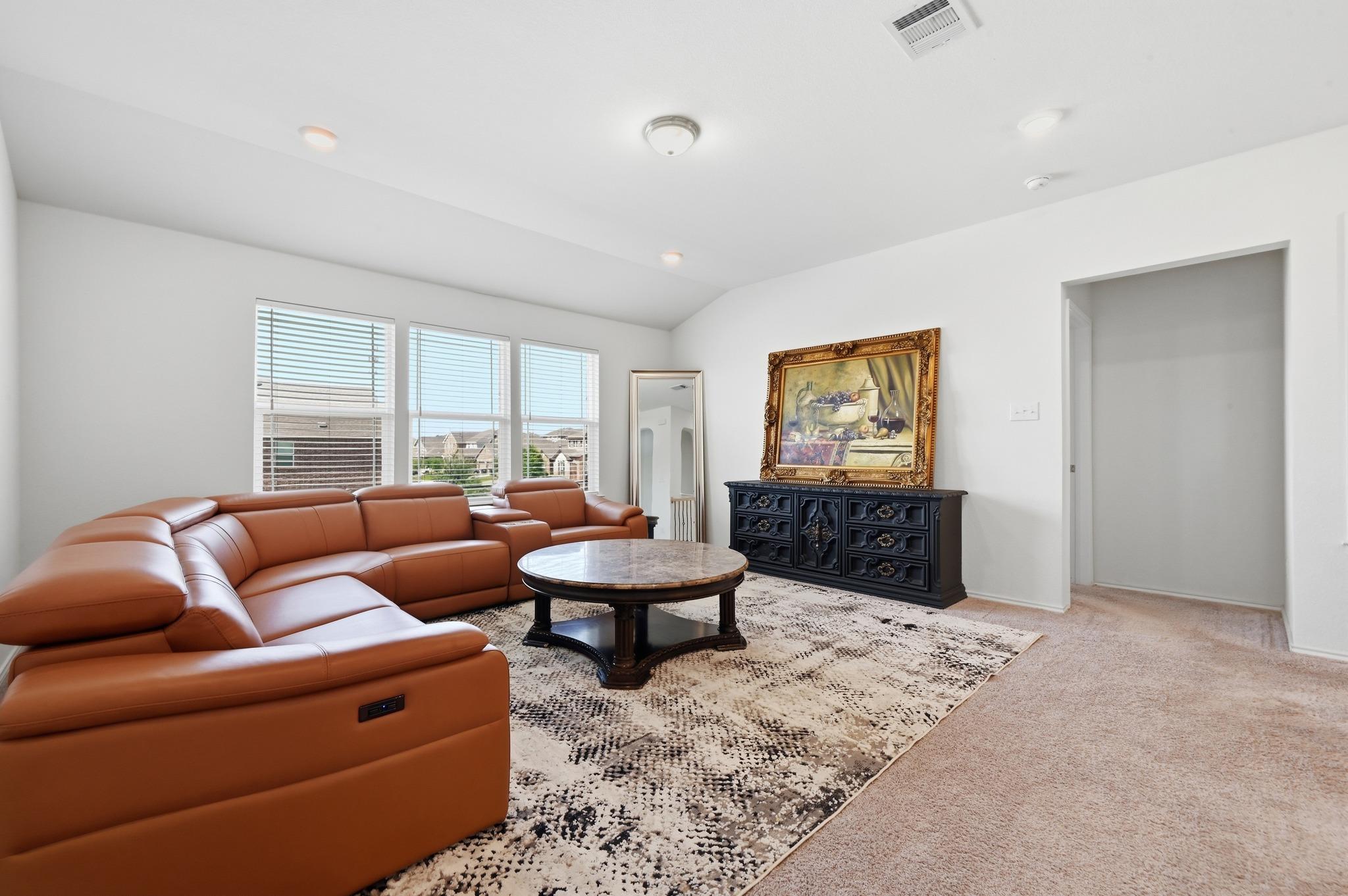200 Auburn St Property Photo 23