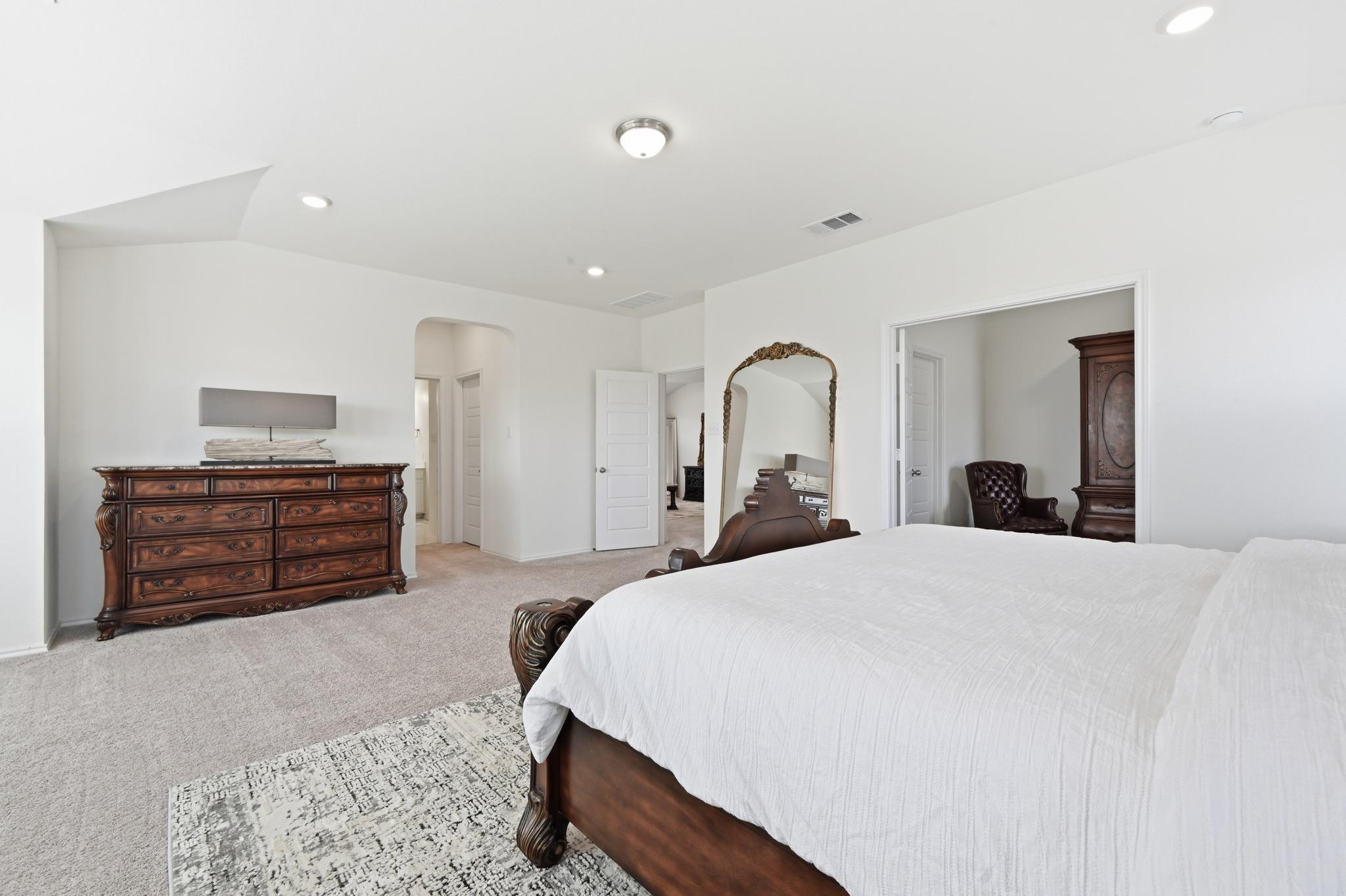 200 Auburn St Property Photo 26