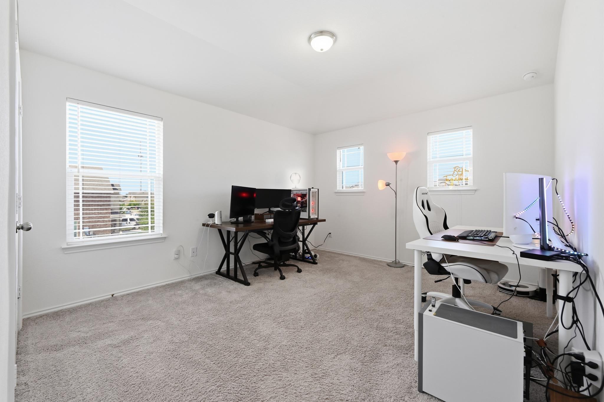 200 Auburn St Property Photo 32