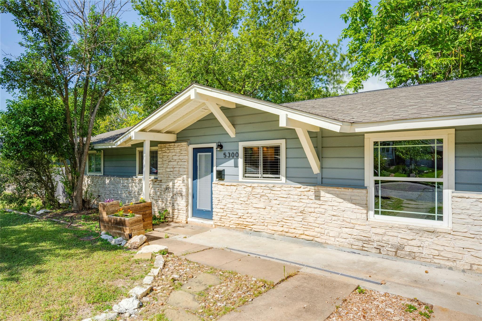 5300 Halmark Dr Property Photo 2