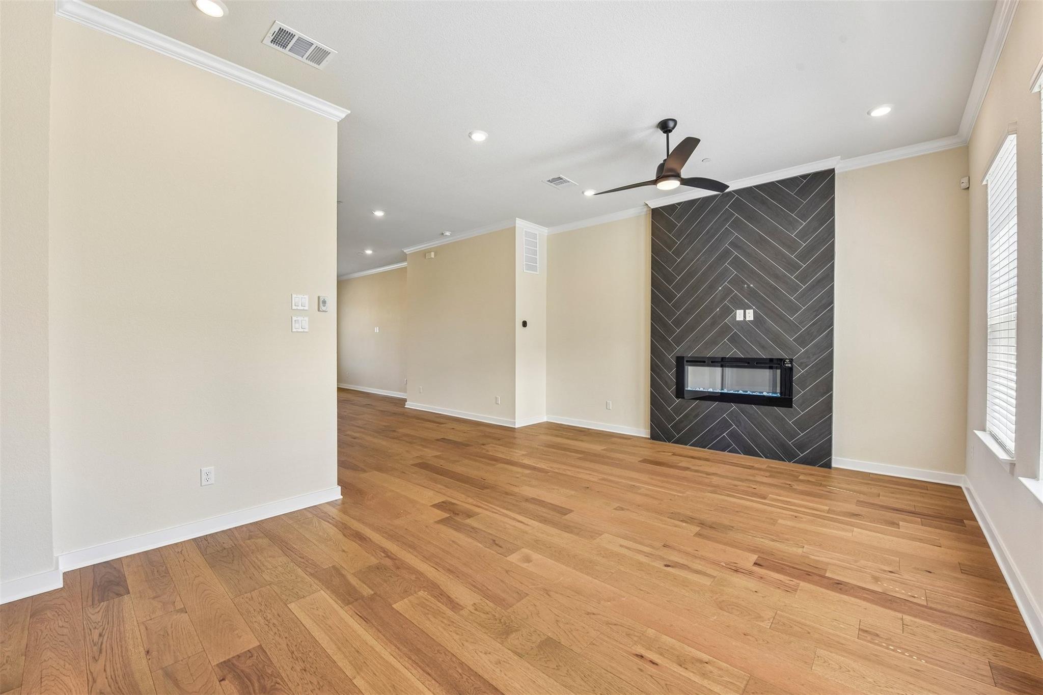 245 John Webster St Property Photo 3